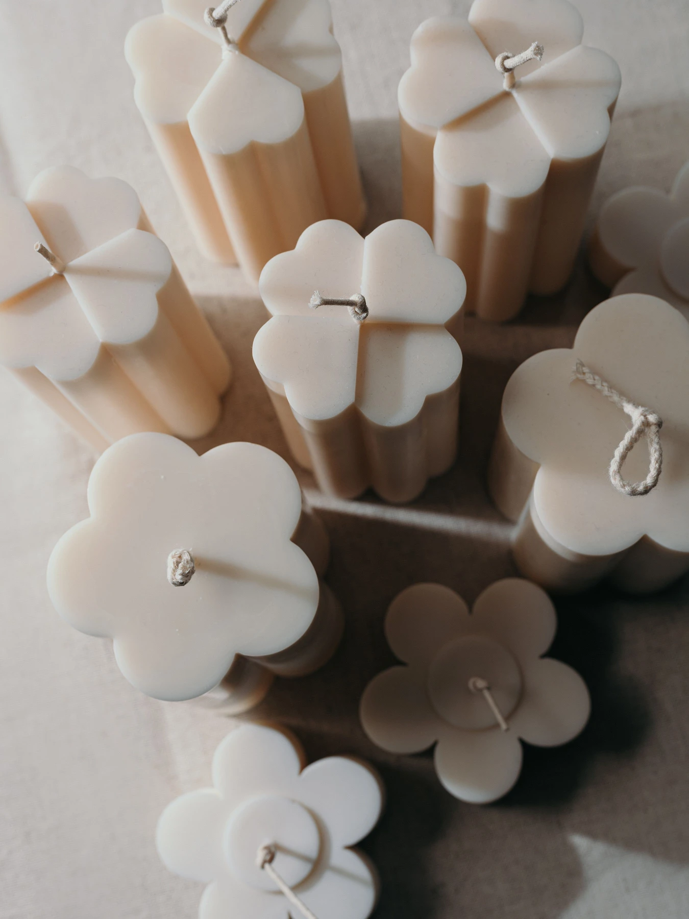 Ароматическая свеча "Ромашка", из натурального соєвого воска Candle Design модель 110.1026/110.2030 Ароматическая свеча "Ромашка", из натурального соєвого воска Candle Design модель 110.1026/110.2030 Фото
