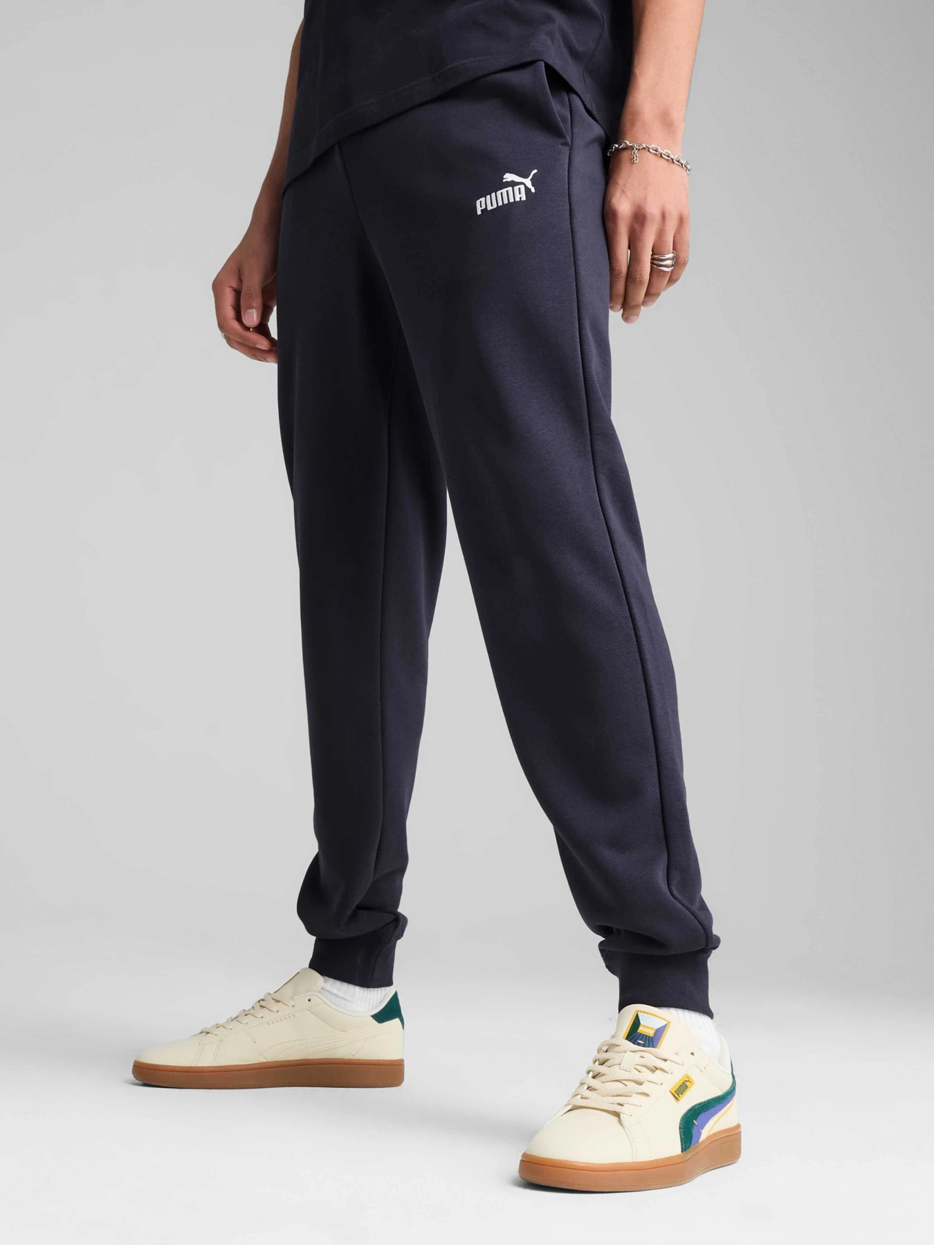 Штани PUMA Ess No. 1 Logo Sweatpants модель 682608 Штани PUMA Ess No. 1 Logo Sweatpants модель 682608 Фото