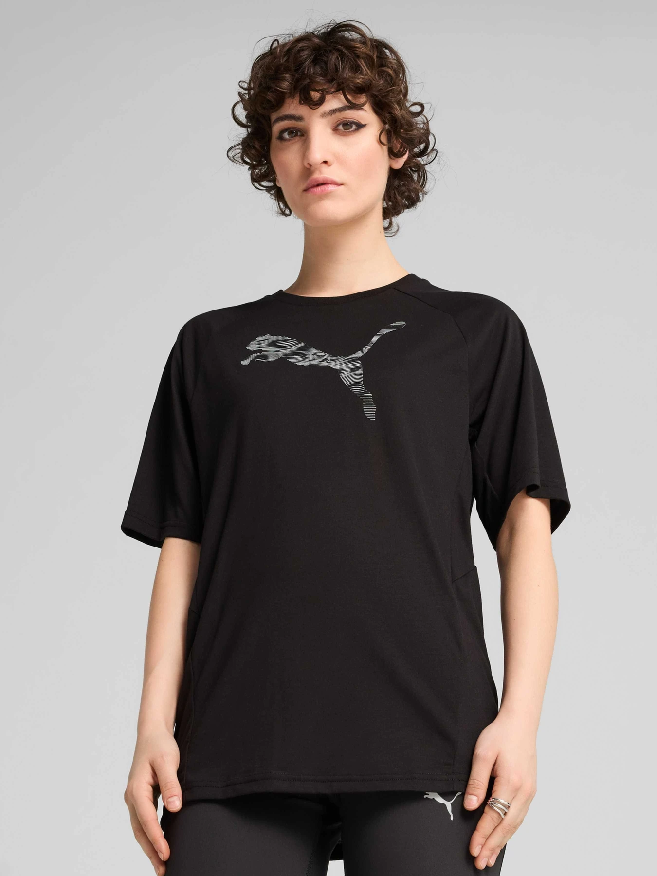 Футболки и поло PUMA Evostripe Relaxed Tee модель 685048 Футболки и поло PUMA Evostripe Relaxed Tee модель 685048 Фото