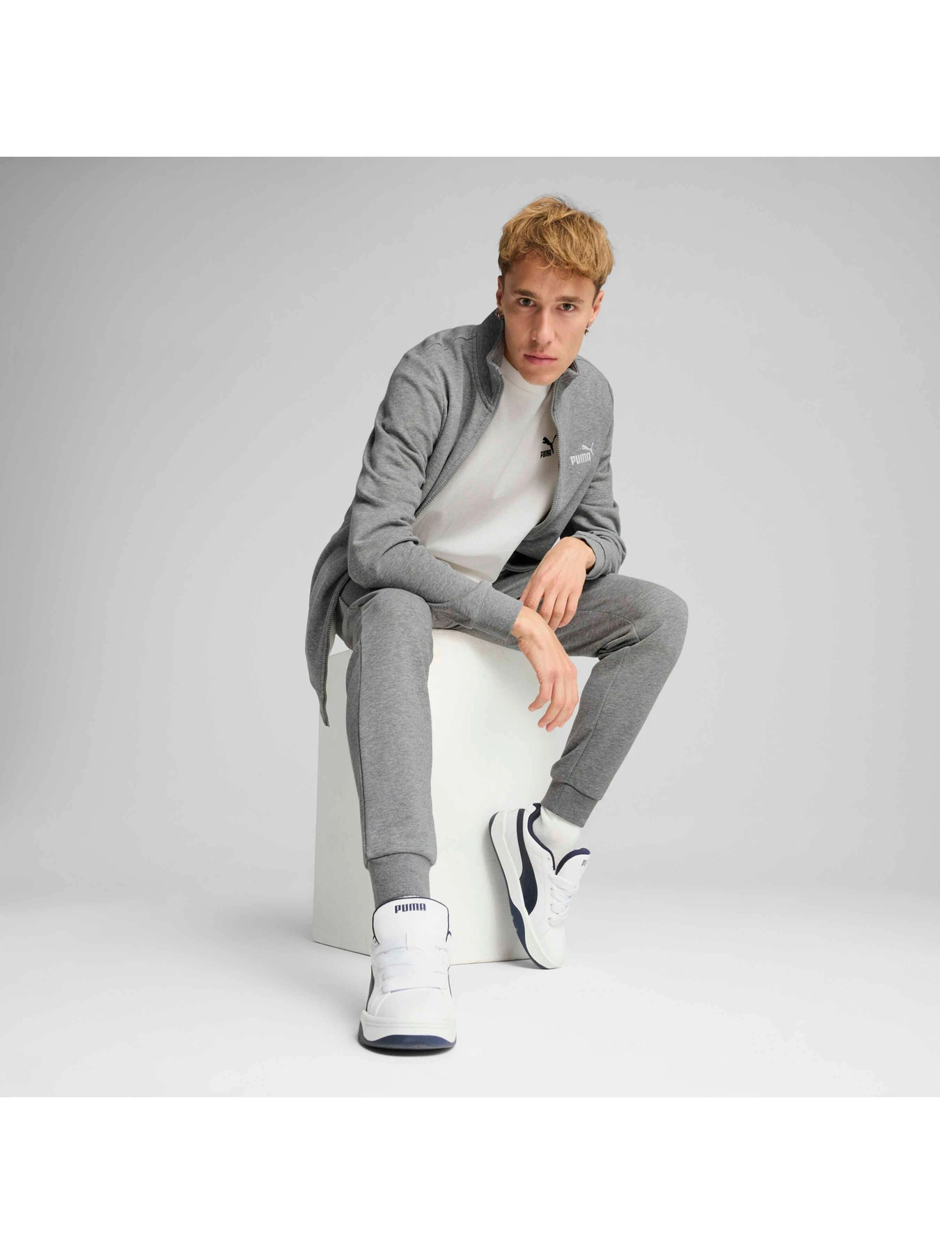 Костюмы PUMA Ess Sweat Suit модель 684848 Костюмы PUMA Ess Sweat Suit модель 684848 Фото