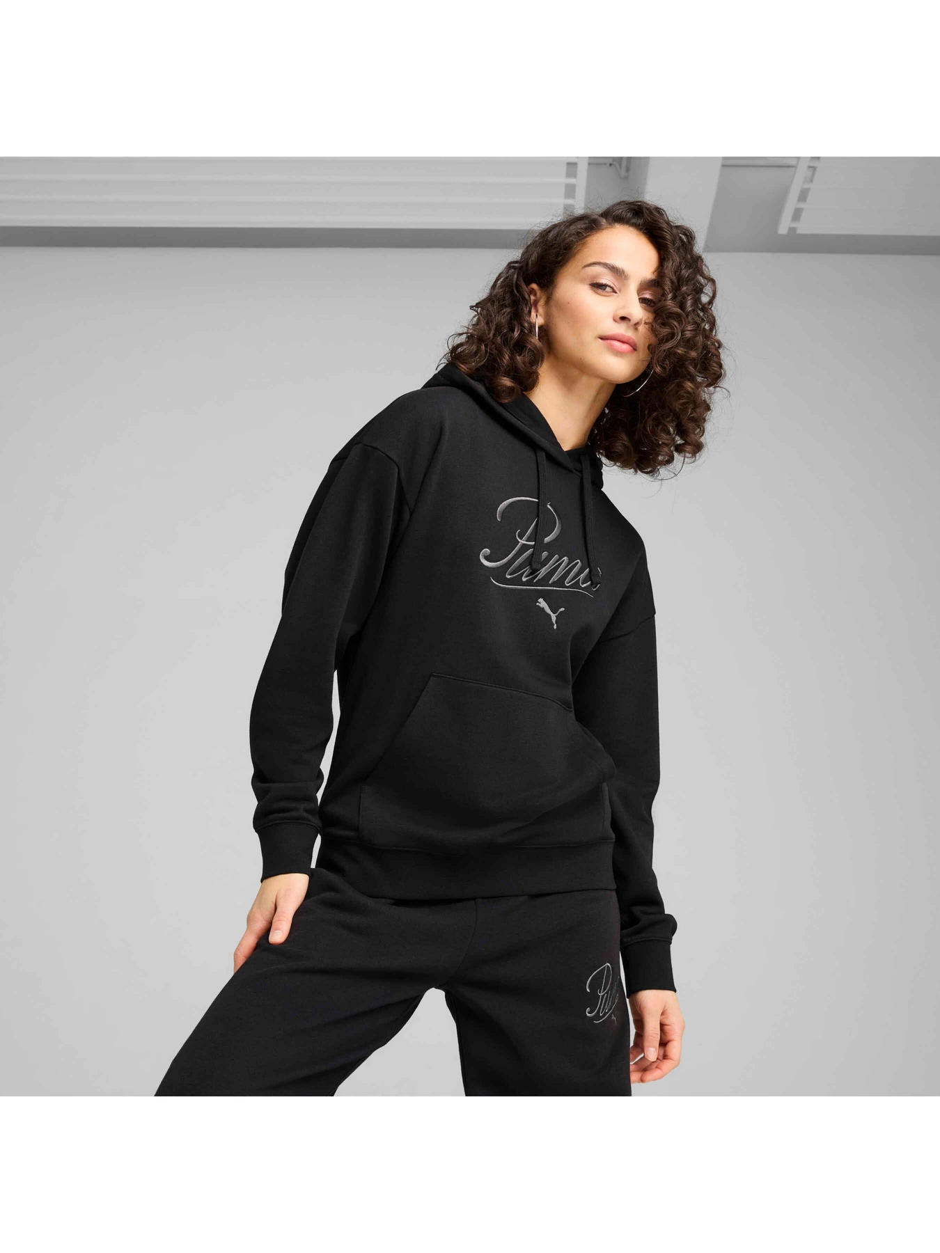 Худі та світшоти PUMA Script Comfort Hoodie модель 684983 Худі та світшоти PUMA Script Comfort Hoodie модель 684983 Фото