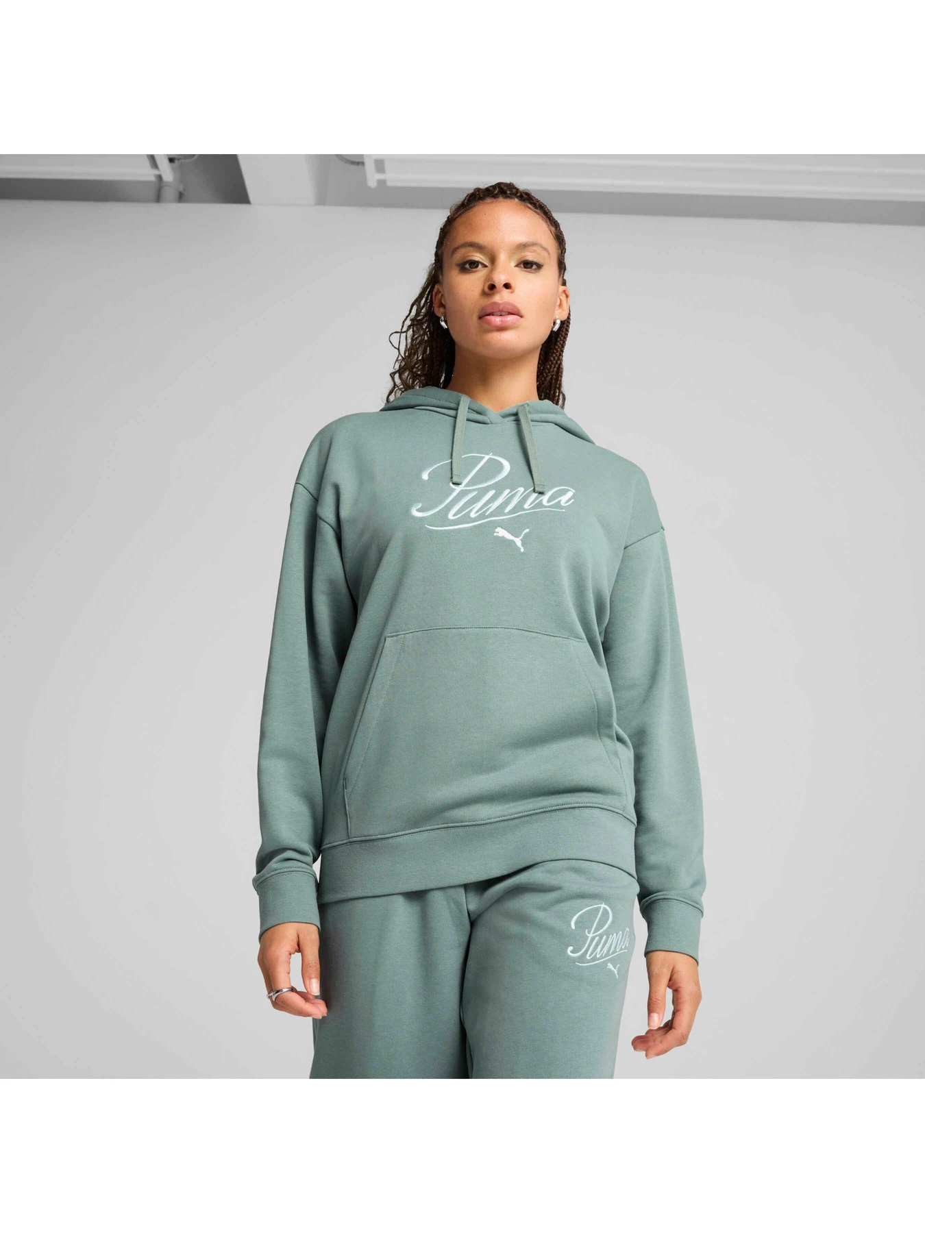 Худи и свитшоты PUMA Script Comfort Hoodie модель 684983 Худи и свитшоты PUMA Script Comfort Hoodie модель 684983 Фото