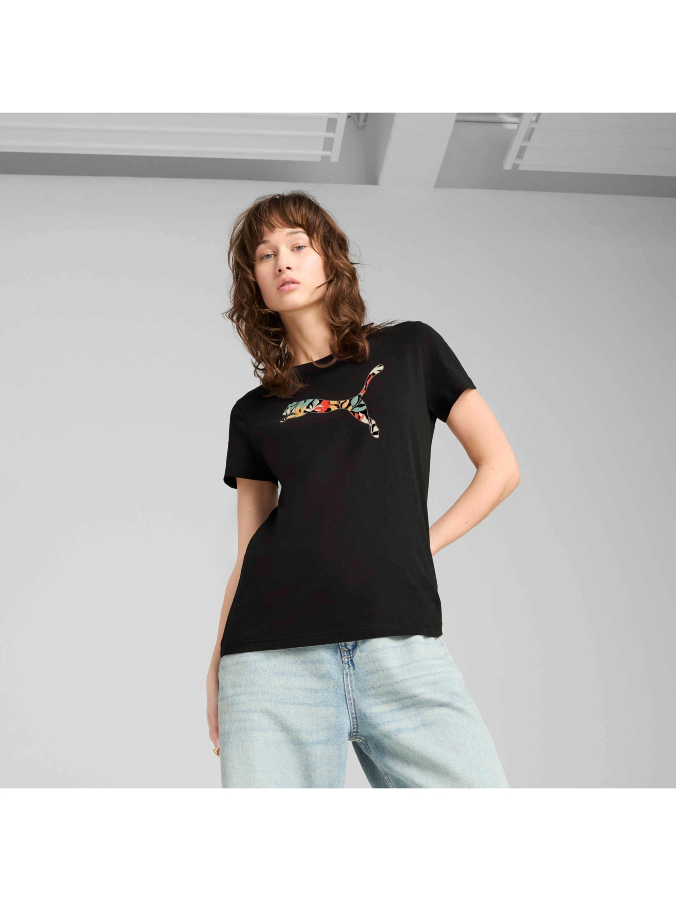 Футболки и поло PUMA Graphics Floral Cat Logo Tee модель 685081 Футболки и поло PUMA Graphics Floral Cat Logo Tee модель 685081 Фото