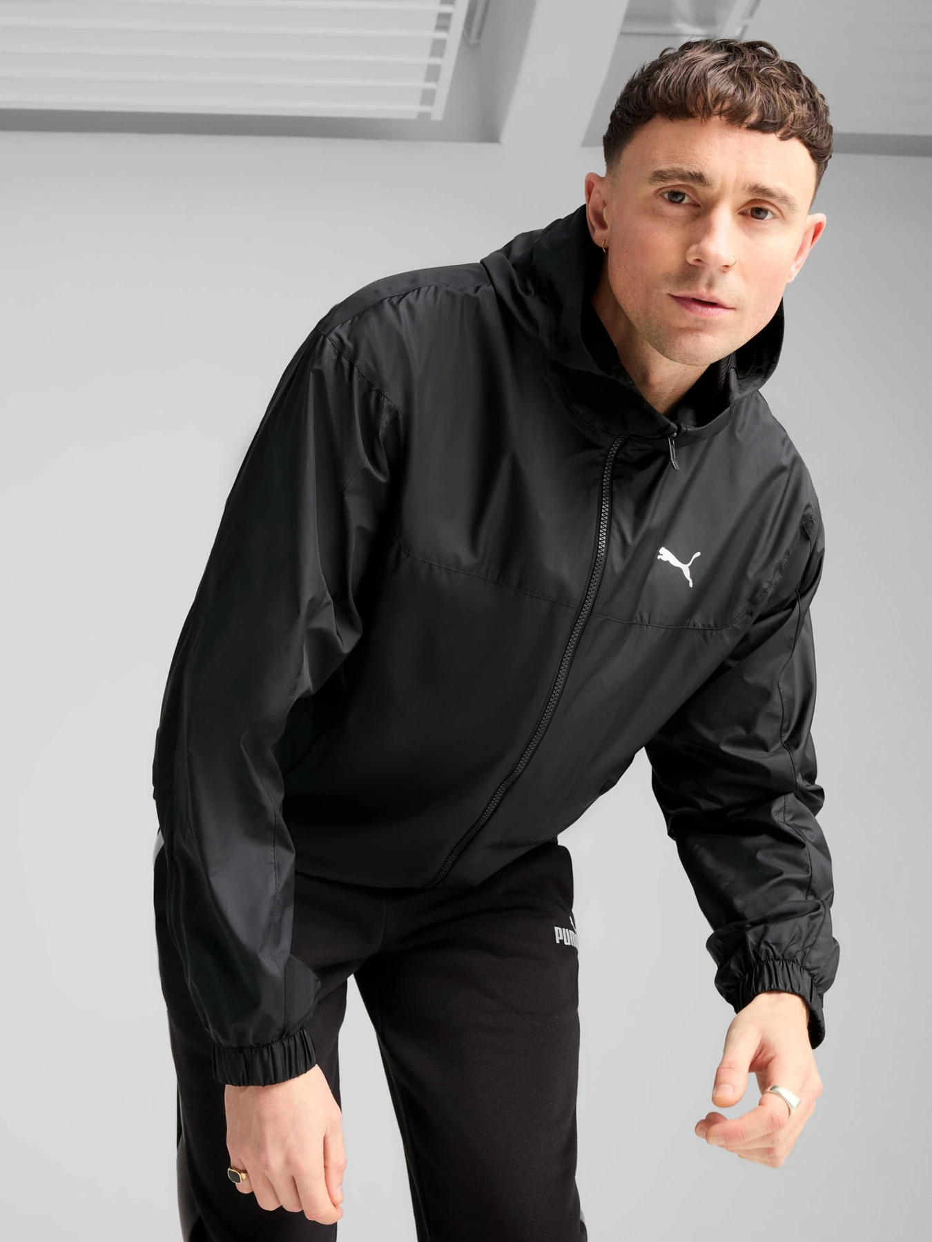 Куртки и дубленки PUMA Windbreaker модель 684626 Фото