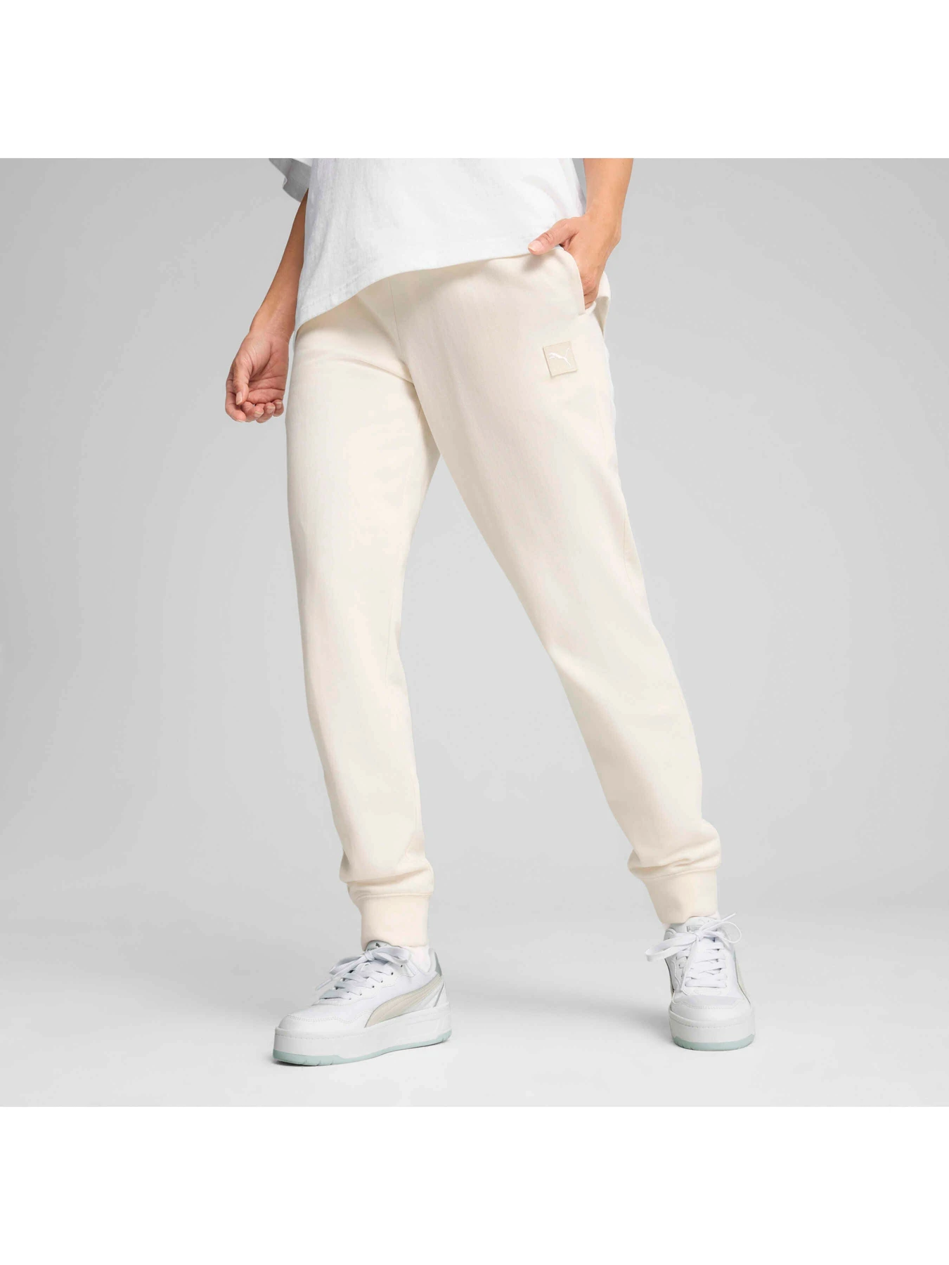 Брюки PUMA Ess Elevated Sweatpants модель 685019 Брюки PUMA Ess Elevated Sweatpants модель 685019 Фото