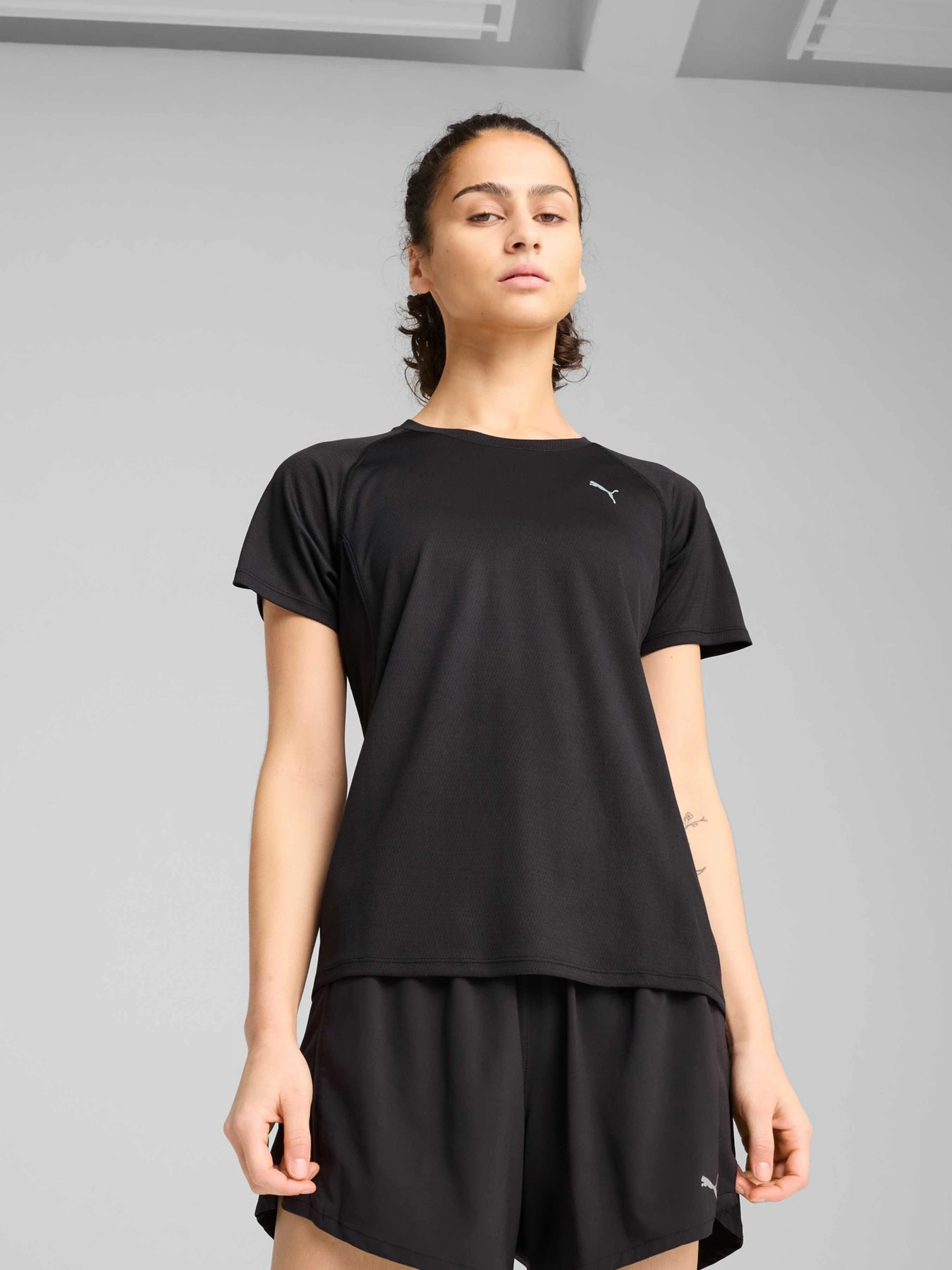 Футболки и поло PUMA Run Velocity Tee W (poly) модель 526578 Фото