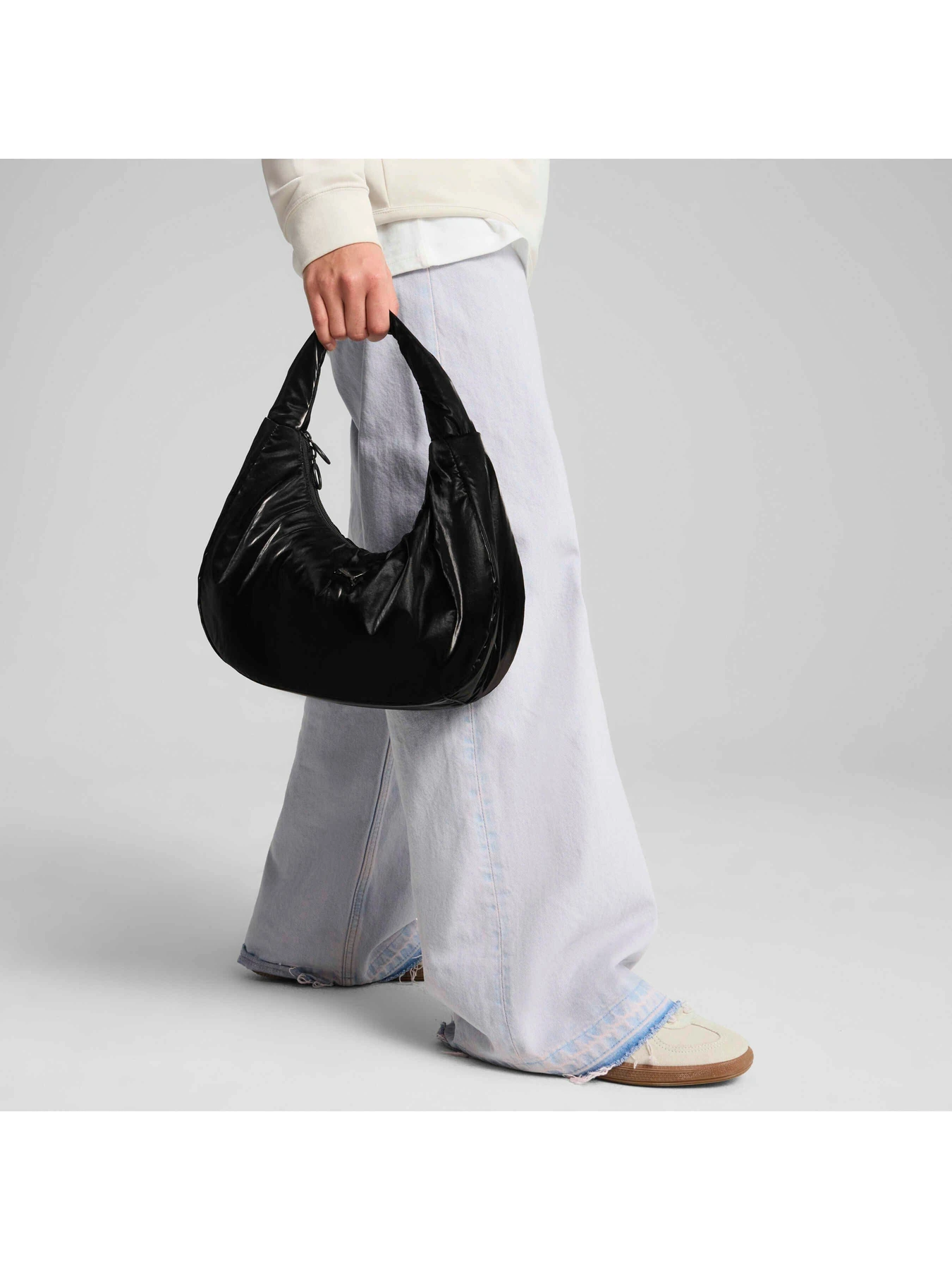 Сумки PUMA Up Hobo Bag модель 091299 Сумки PUMA Up Hobo Bag модель 091299 Фото