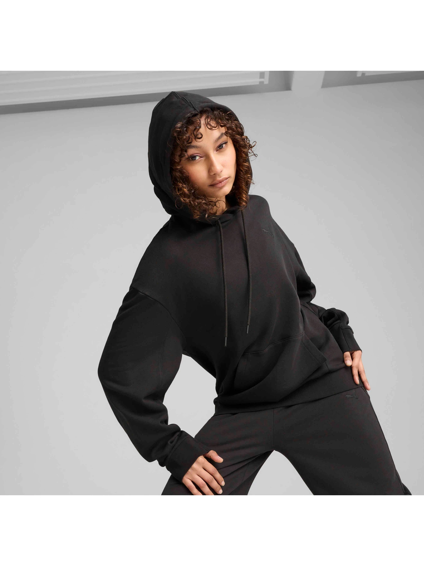Худи и свитшоты PUMA Her Relaxed Hoodie модель 685057 Фото