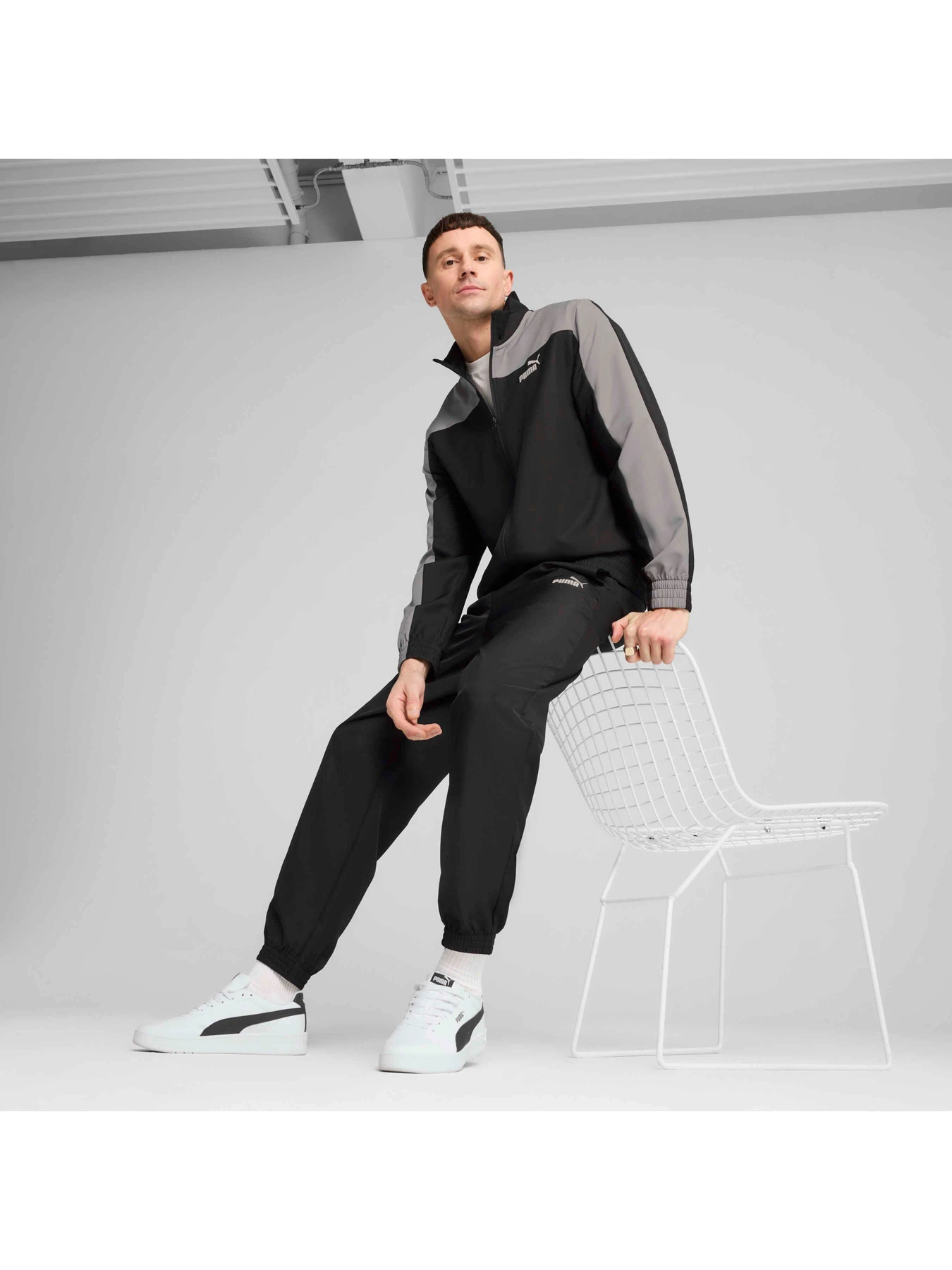 Костюмы PUMA Woven Colorblock Tracksuit модель 684856 Костюмы PUMA Woven Colorblock Tracksuit модель 684856 Фото