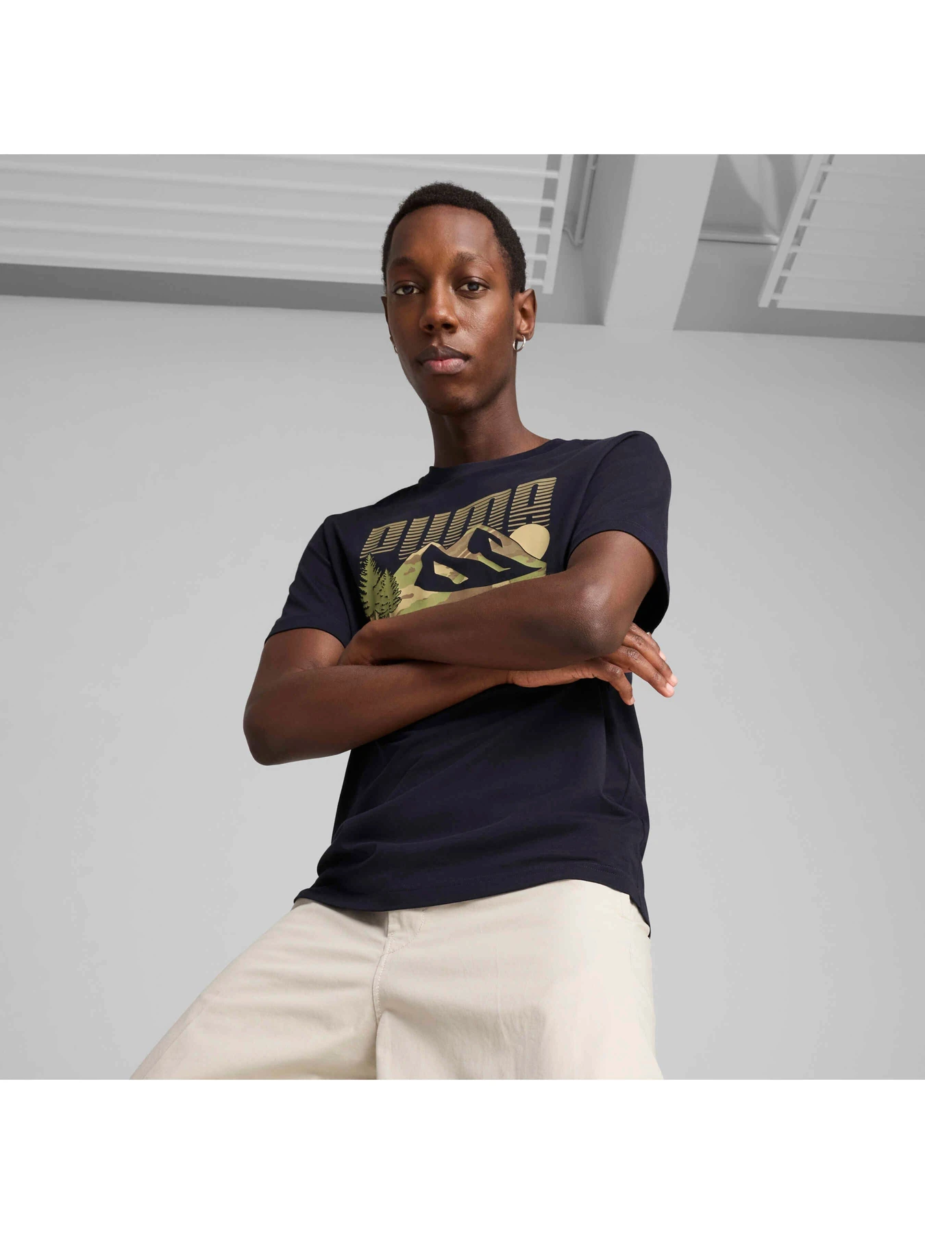 Футболки и поло PUMA Graphics Mountain Tee модель 684828 Футболки и поло PUMA Graphics Mountain Tee модель 684828 Фото