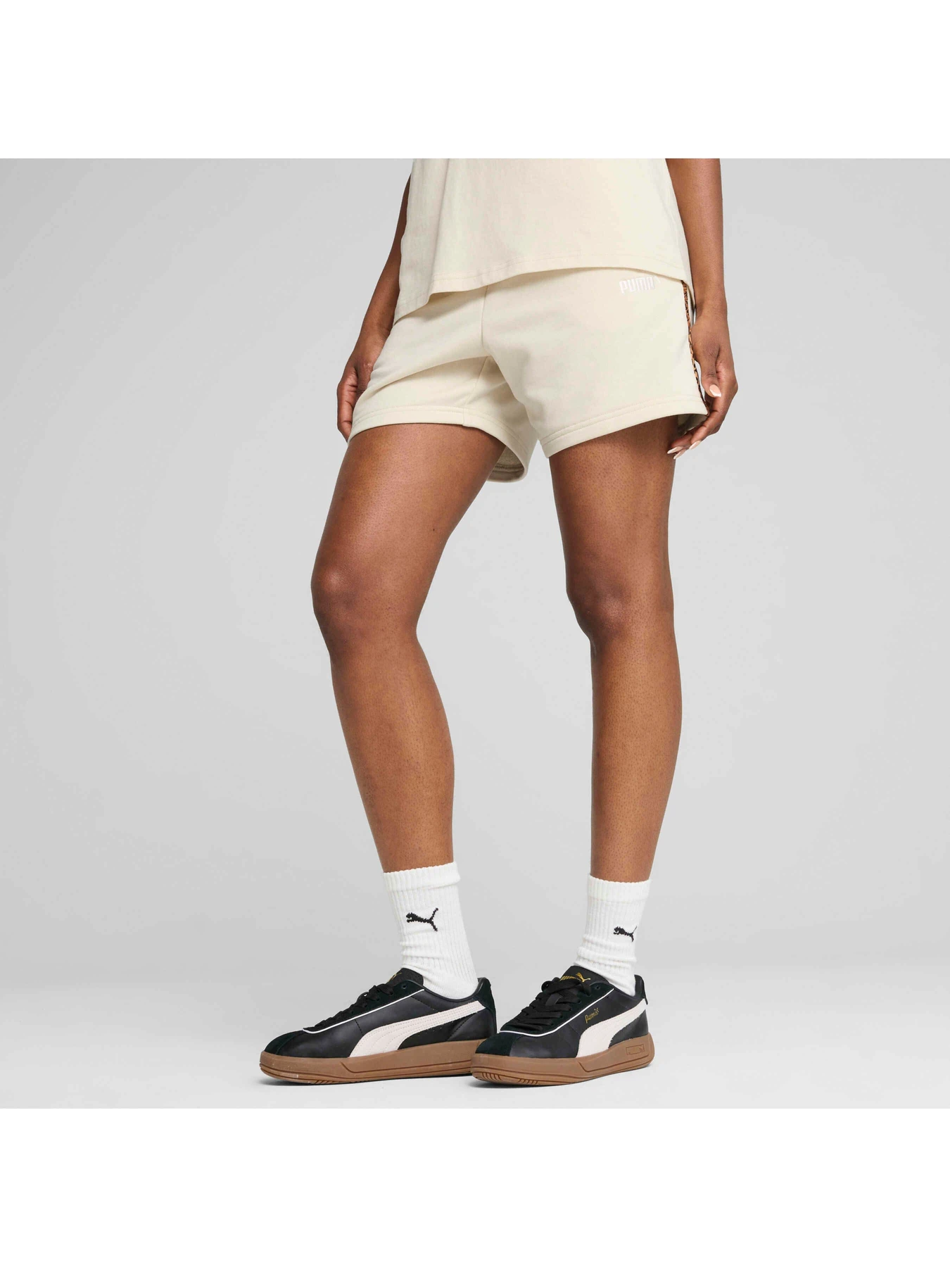 Шорты PUMA Ess Graphic Animal Shorts Tr модель 688535 Шорты PUMA Ess Graphic Animal Shorts Tr модель 688535 Фото