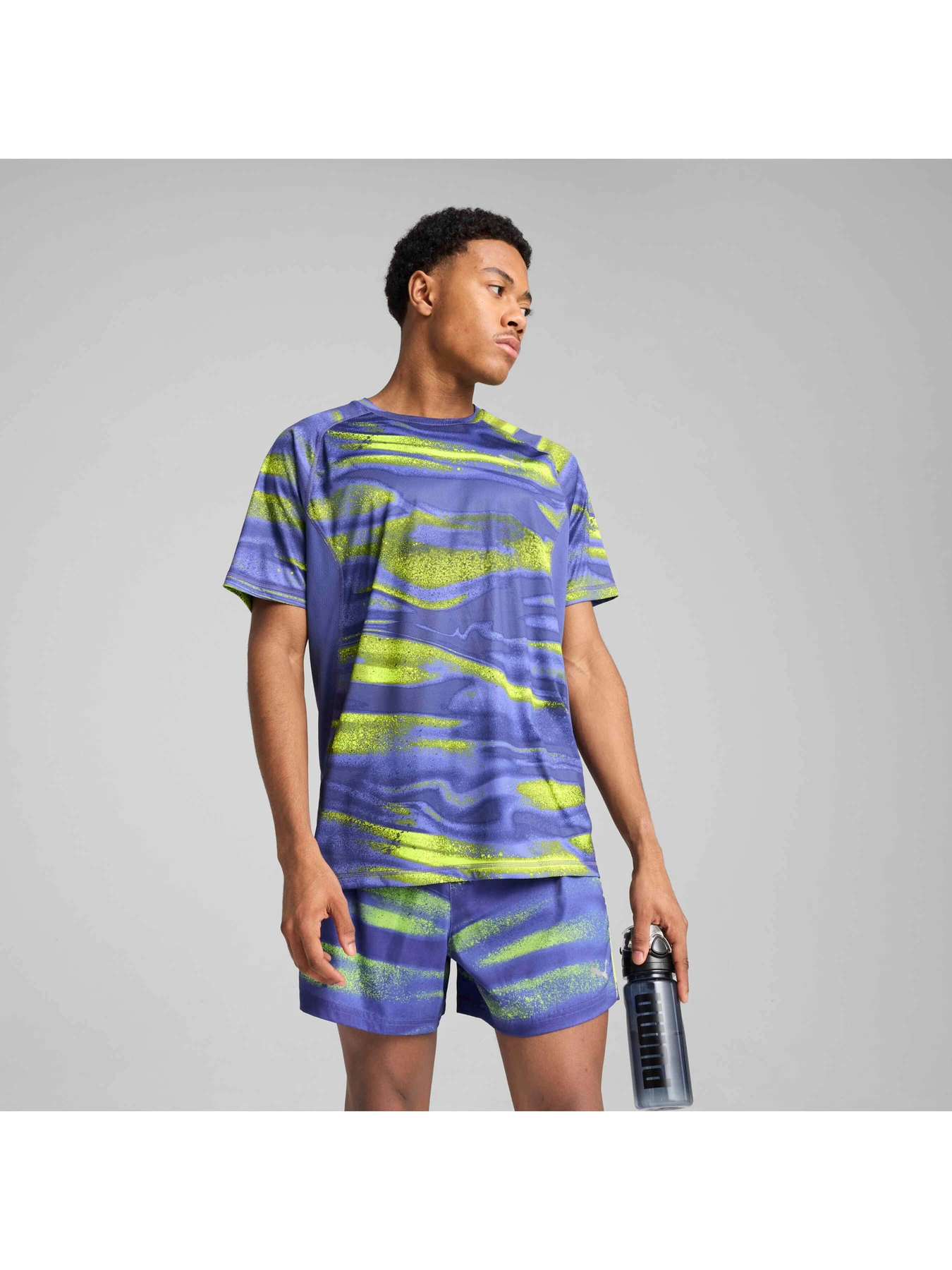 Футболки і поло PUMA Run Velocity Aop Tee M модель 526599 Фото
