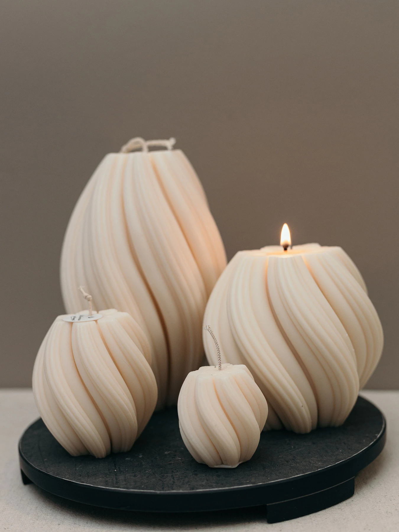 Набор фигурных свечей "Волны" из натурального оливкового воска Candle Design модель 200.0009 Набор фигурных свечей "Волны" из натурального оливкового воска Candle Design модель 200.0009 Фото