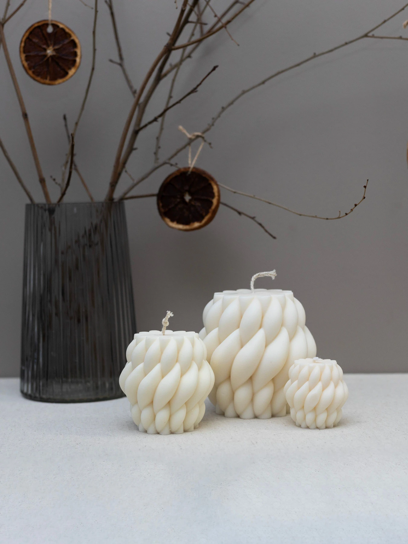 Фігурна свічка "В'язана" з натурального соєвого воску Candle Design модель 110.1008/1009/1010 Фігурна свічка "В'язана" з натурального соєвого воску Candle Design модель 110.1008/1009/1010 Фото