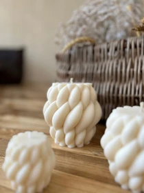 Фігурна свічка "В'язана" з натурального соєвого воску Candle Design модель 110.1008/1009/1010 Фото