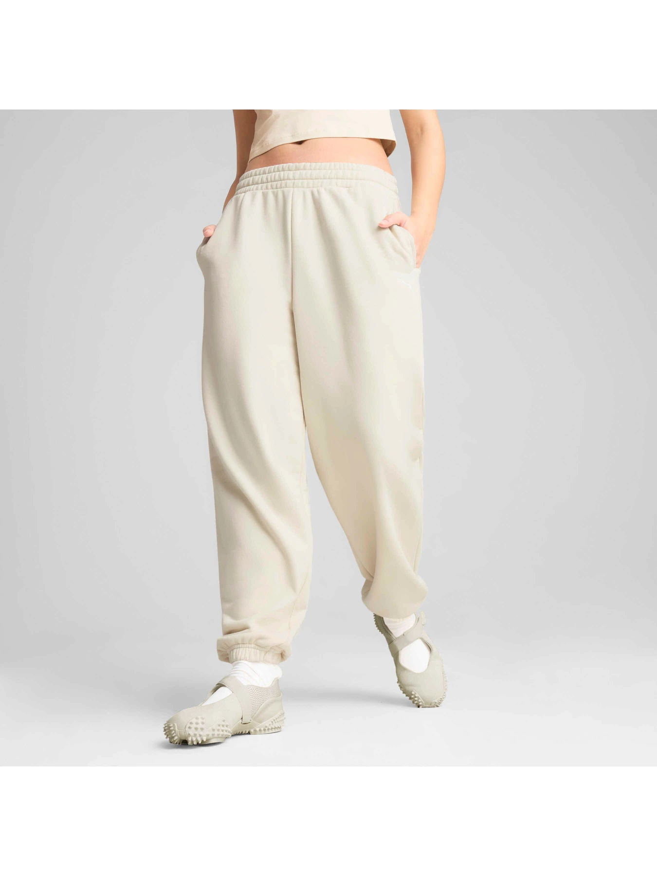 Штани PUMA Wardrobe Ess Sweatpants модель 629753 Штани PUMA Wardrobe Ess Sweatpants модель 629753 Фото