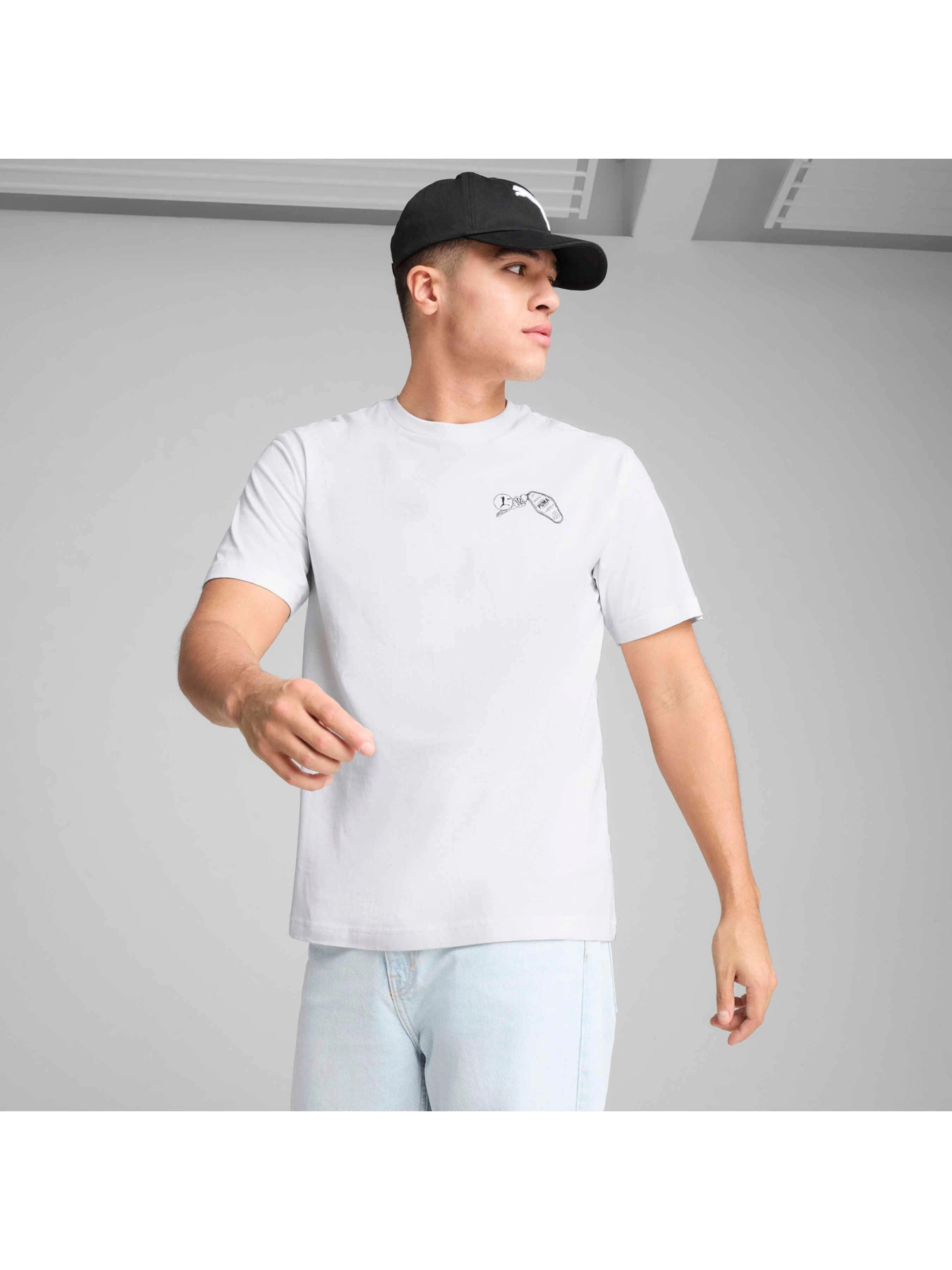 Футболки і поло PUMA Graphics Hotel Relaxed Tee модель 629636 Футболки і поло PUMA Graphics Hotel Relaxed Tee модель 629636 Фото