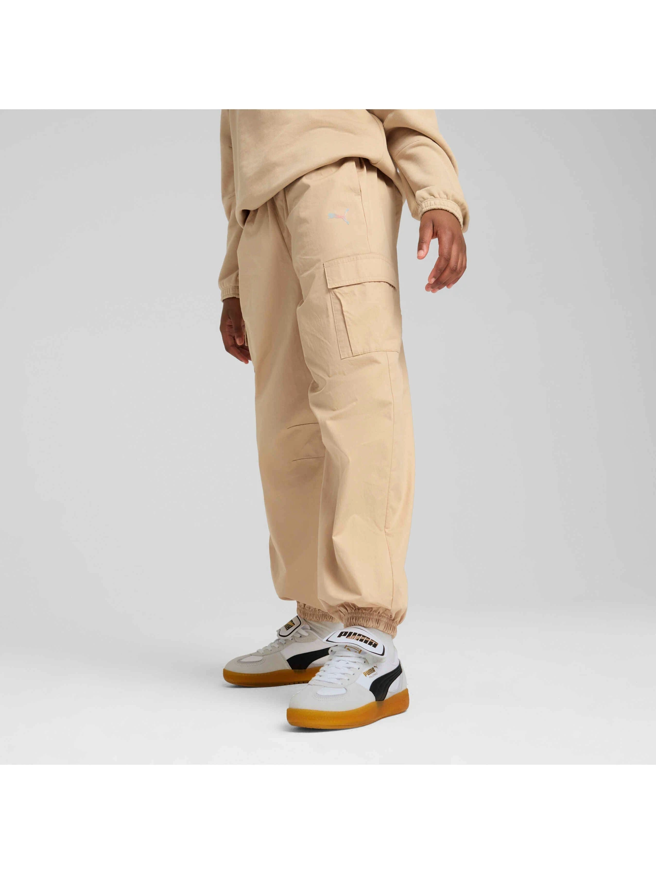 Штани PUMA Butterfly Vibe Cargo Pants модель 629869 Фото