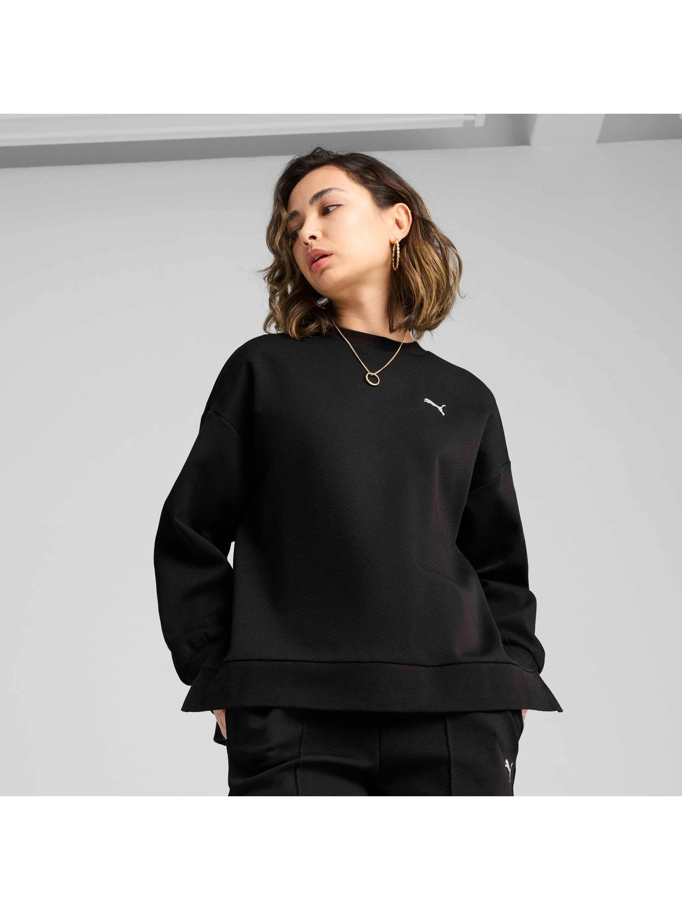 Худі та світшоти PUMA Wardrobe Ess Oversized Crew модель 630045 Фото