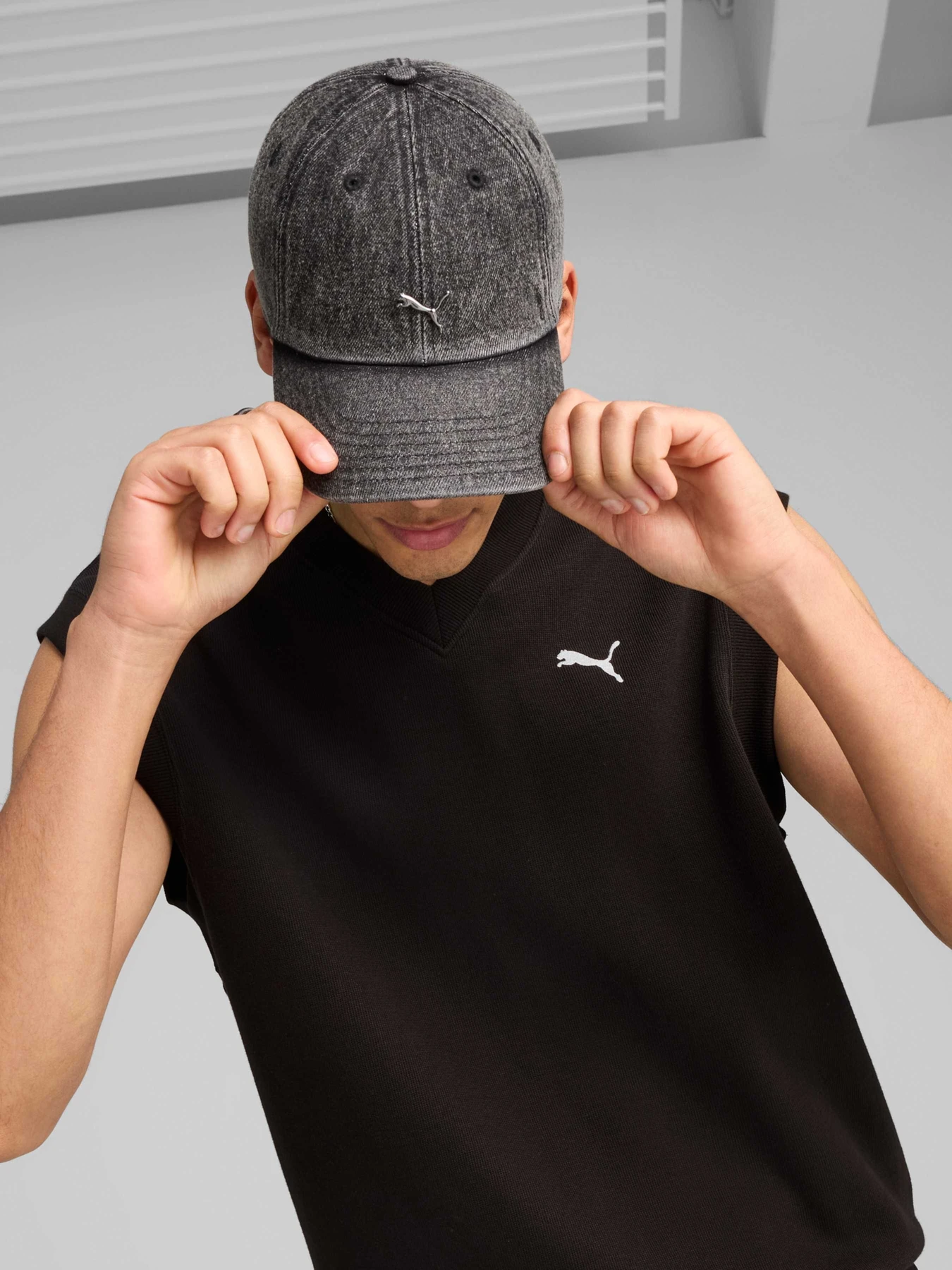 Шапки та кепки PUMA Wardrobe Ess Metal Dad Cap модель 025968 Шапки та кепки PUMA Wardrobe Ess Metal Dad Cap модель 025968 Фото