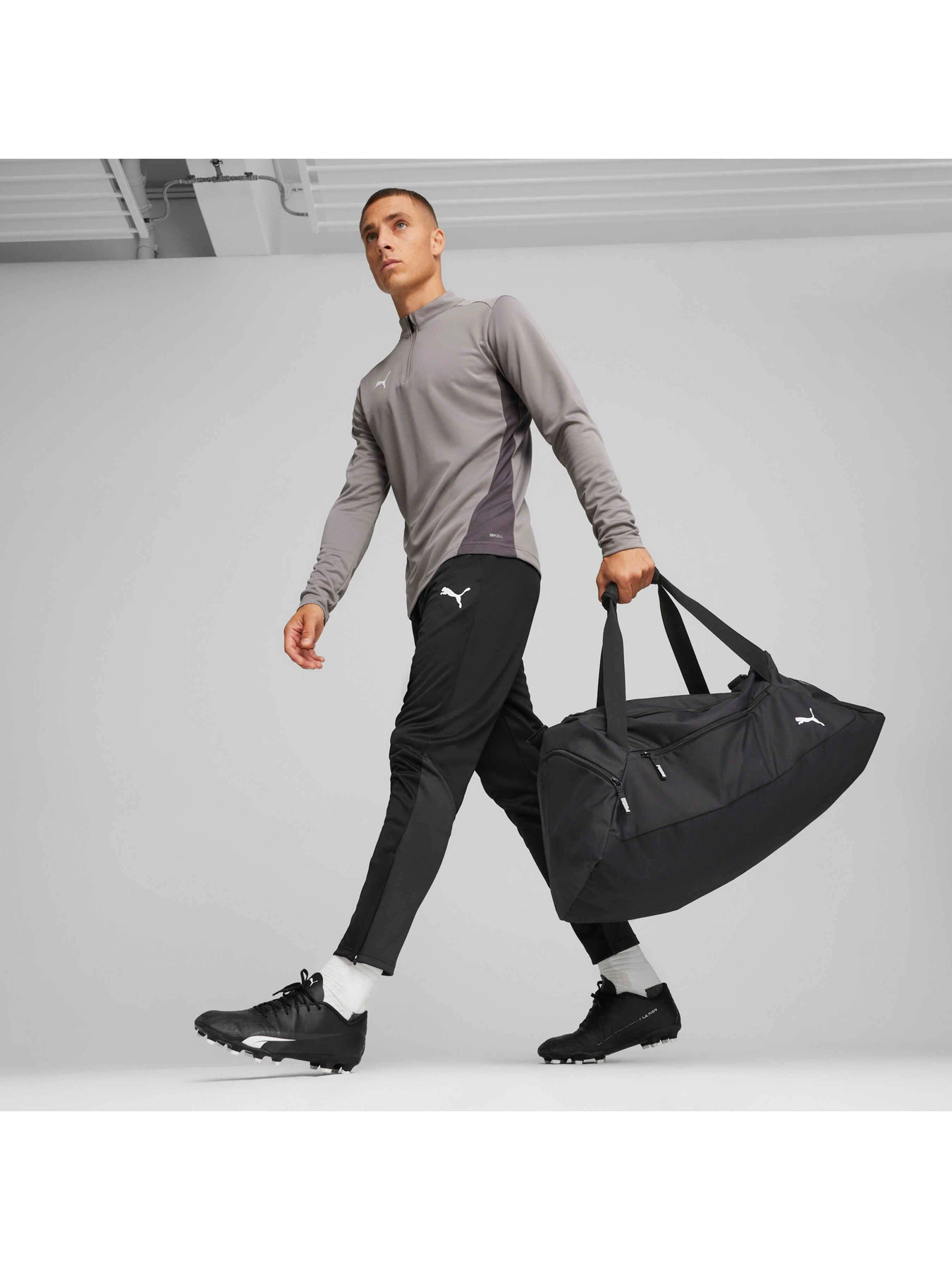 Сумки PUMA Teamgoal Teambag M модель 090233 Сумки PUMA Teamgoal Teambag M модель 090233 Фото