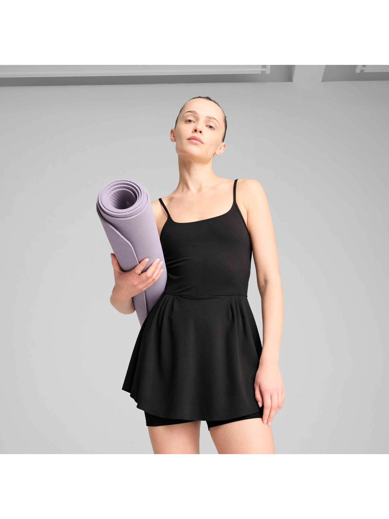 Платья PUMA Move Cloudspun Dress модель 526667 Фото