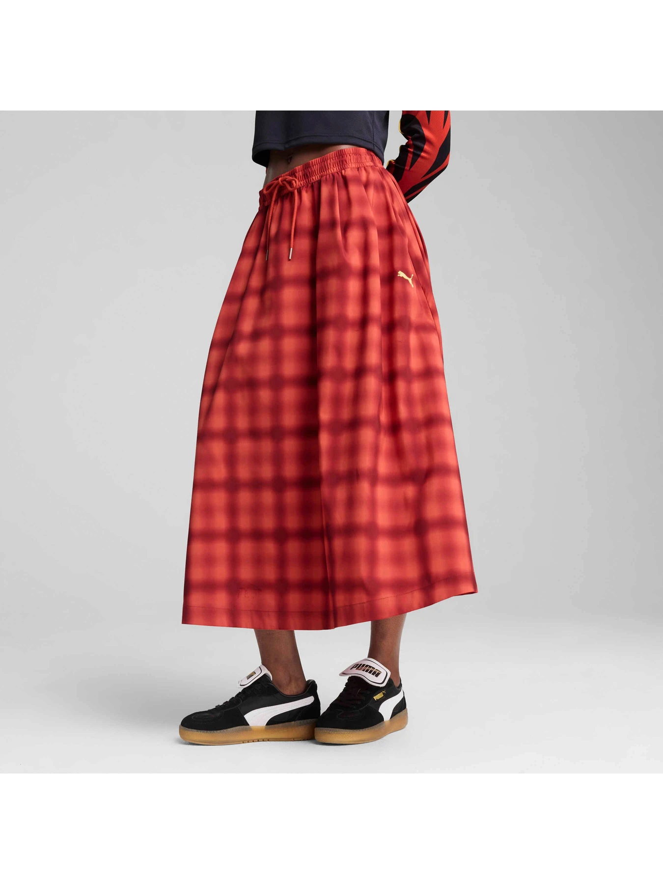 Юбки PUMA Wardrobe Ess Midi Aop Skirt модель 629795 Юбки PUMA Wardrobe Ess Midi Aop Skirt модель 629795 Фото