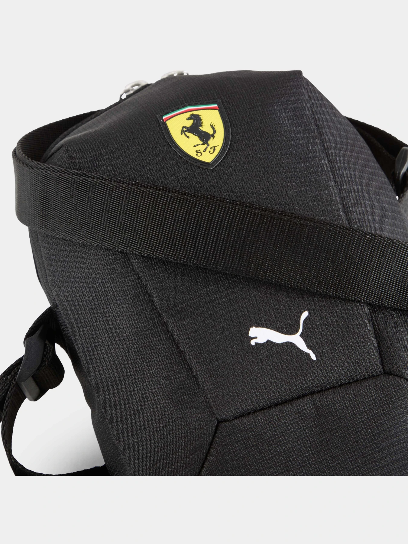 Сумки PUMA Ferrari Race Portable модель 091282 Фото