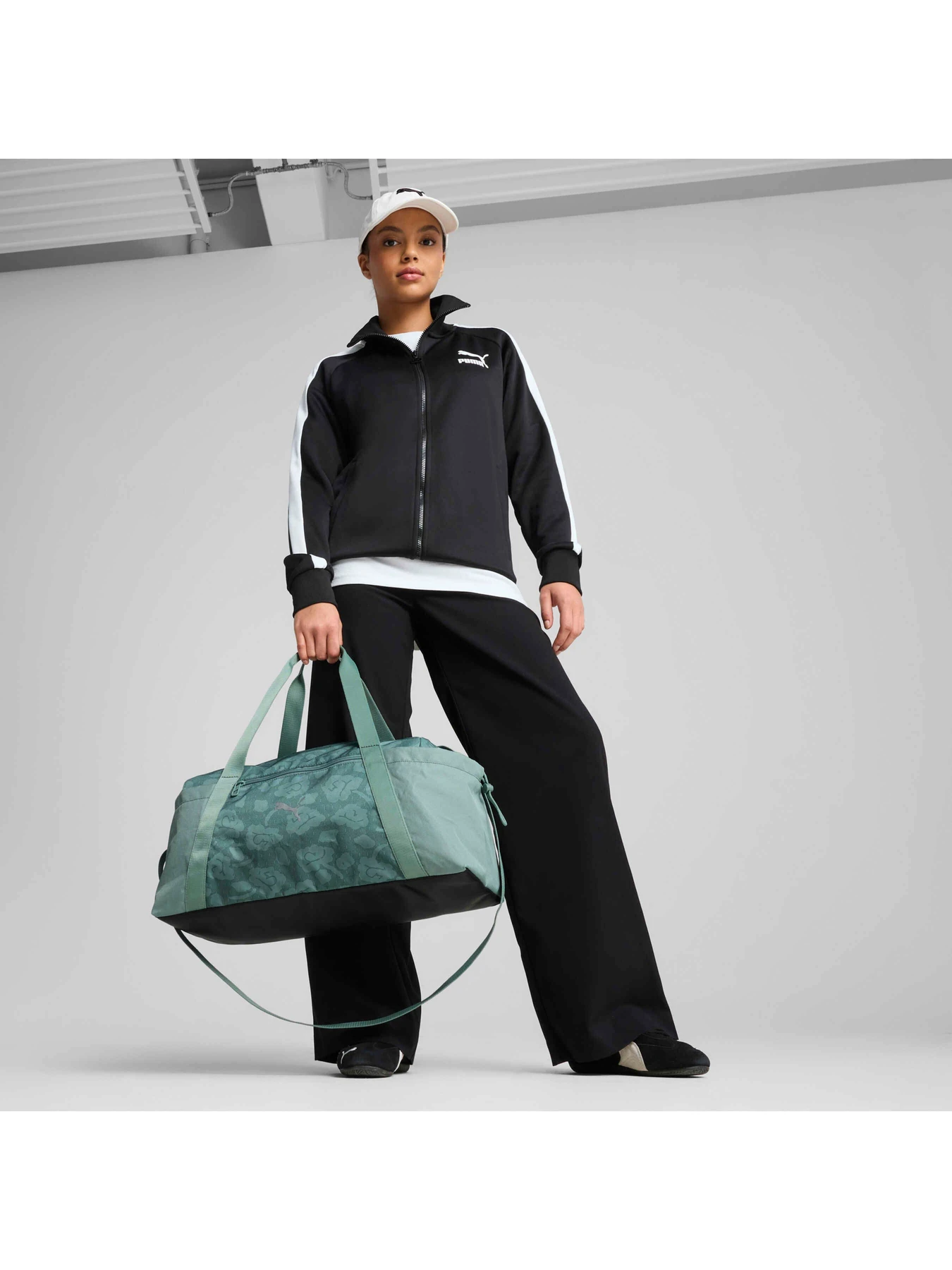 Сумки PUMA At Ess Lace Sports Bag модель 091357 Сумки PUMA At Ess Lace Sports Bag модель 091357 Фото