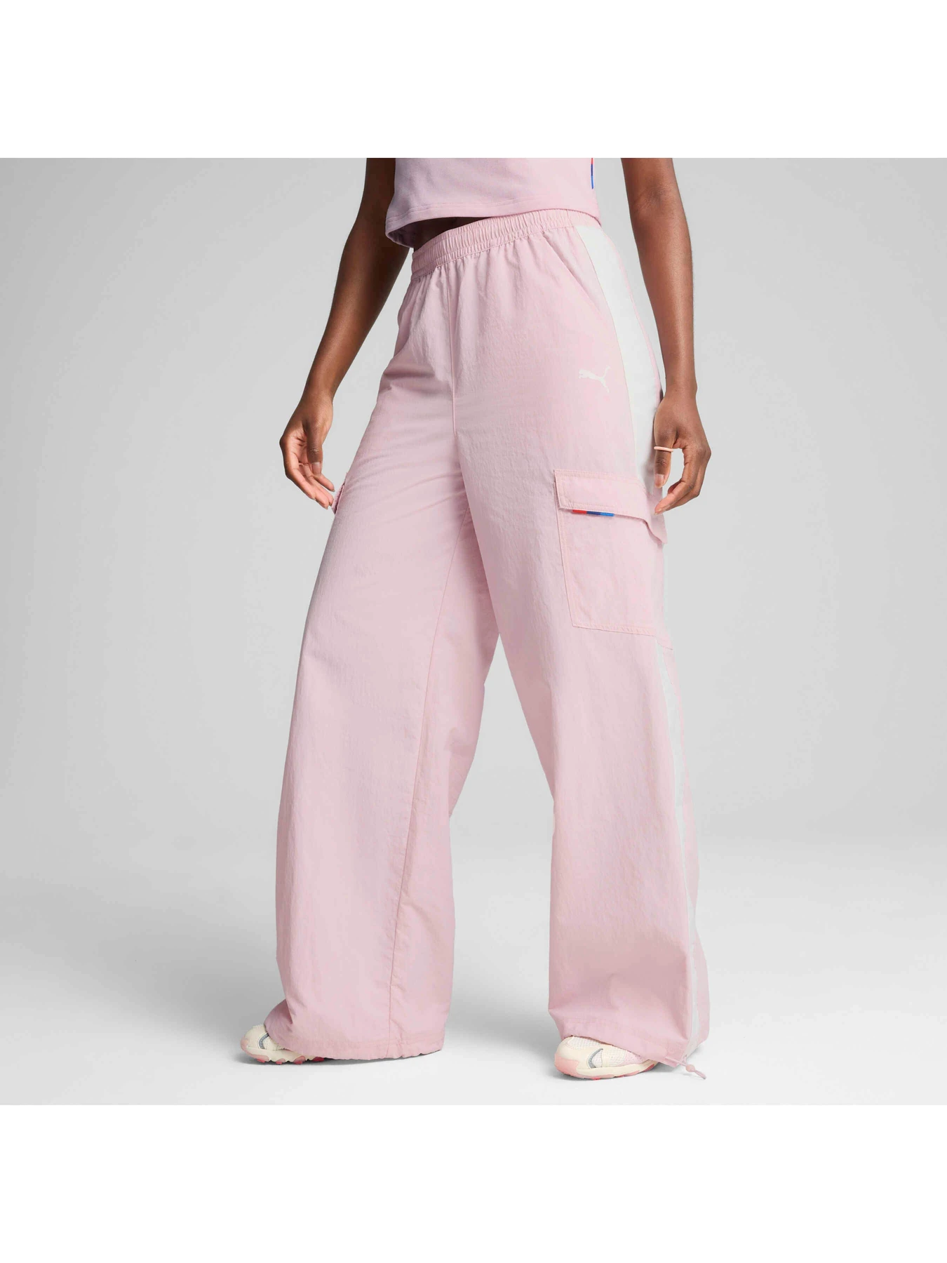 Штани PUMA Bmw Mms Wmn Woven Pants модель 630642 Штани PUMA Bmw Mms Wmn Woven Pants модель 630642 Фото