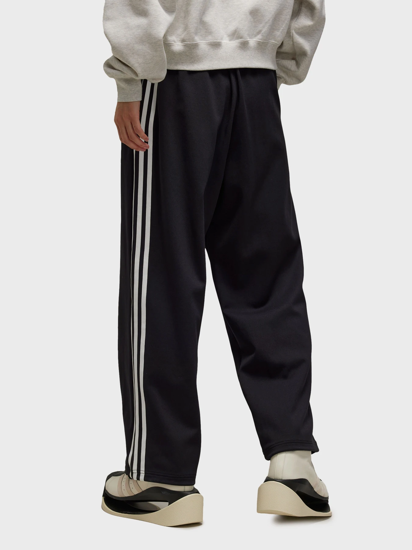 Брюки Adidas 3 Stripes модель IW7457 Фото