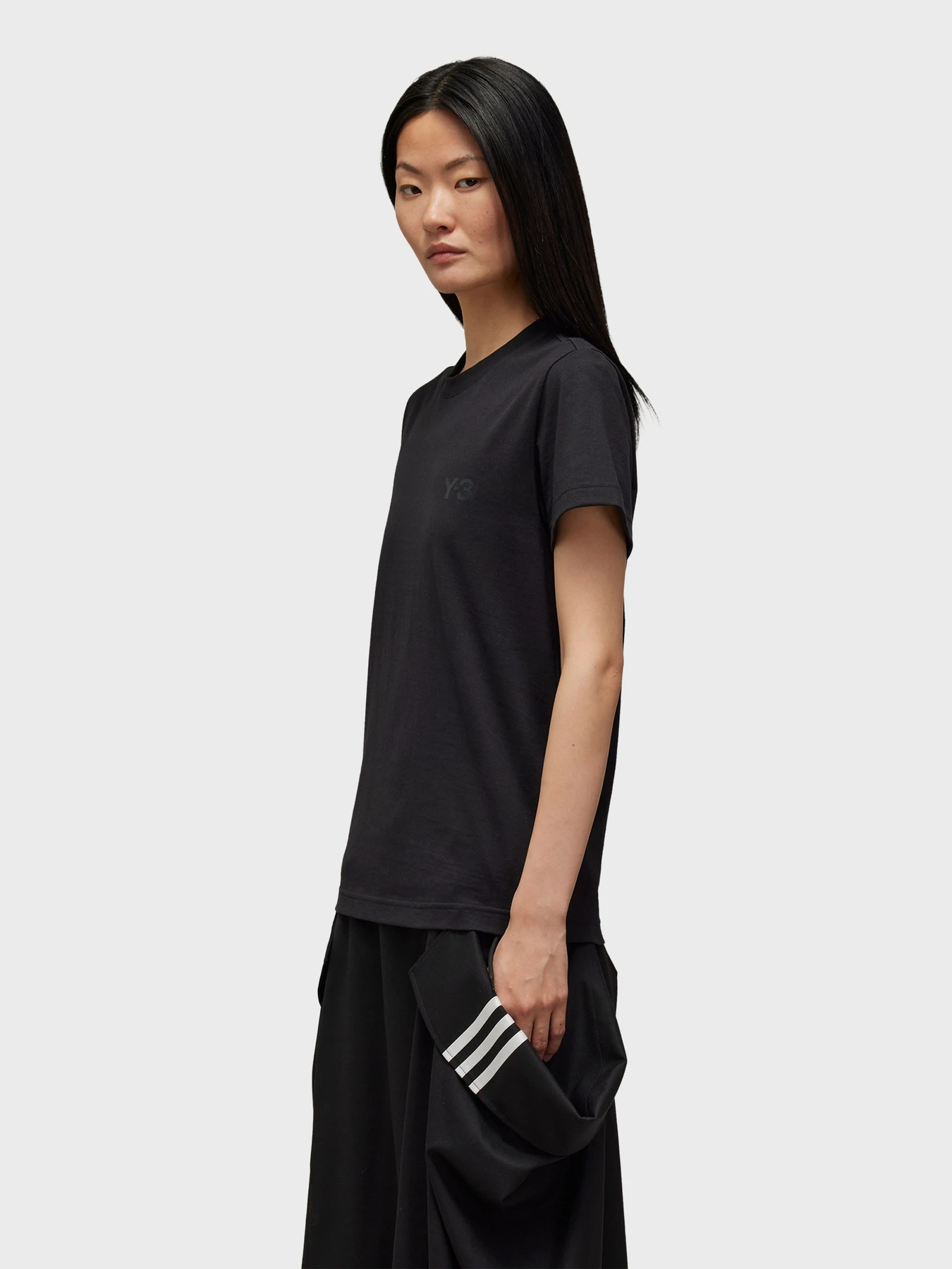 Футболки і поло Adidas модель IW0069 Футболки і поло Adidas модель IW0069 Фото