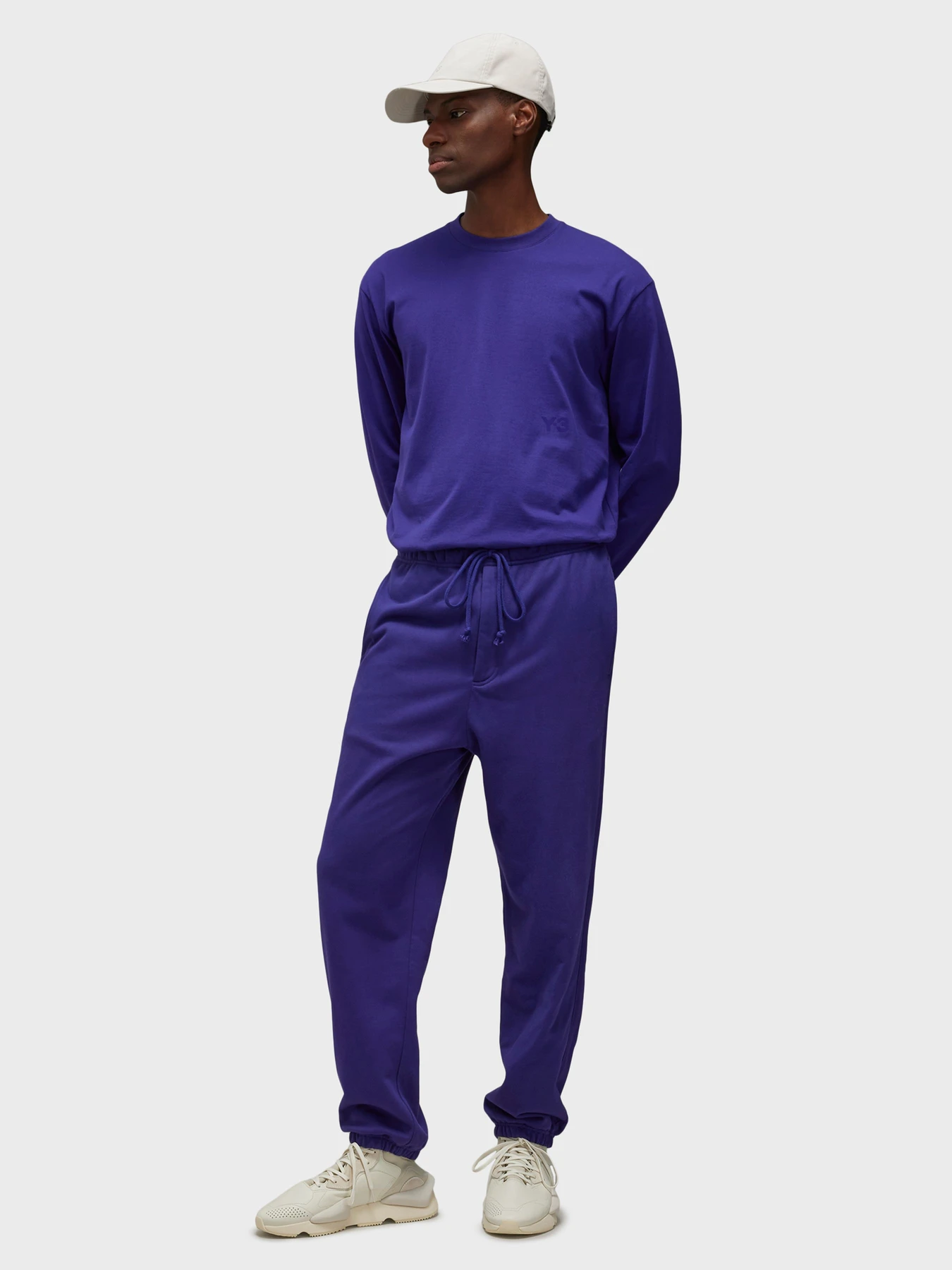 Худи и свитшоты Adidas модель JD9834 Фото