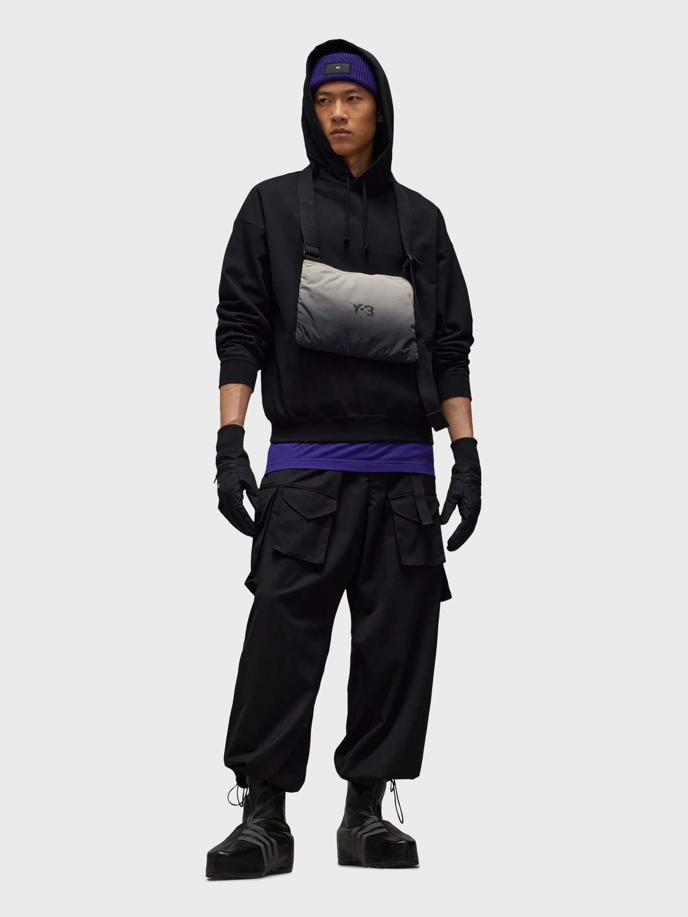 Худи и свитшоты Adidas модель IW0078 Худи и свитшоты Adidas модель IW0078 Фото