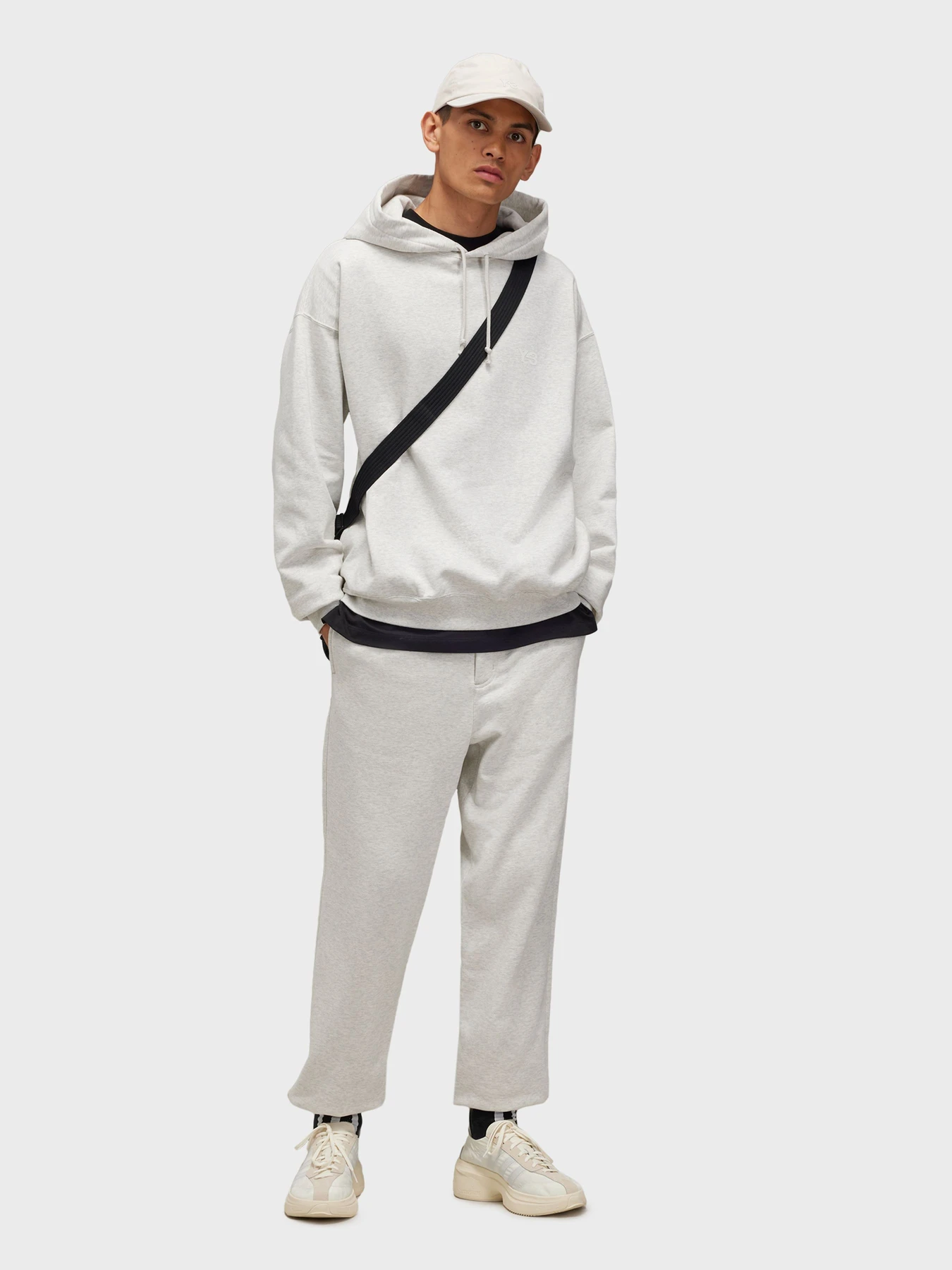 Худі та світшоти Adidas модель JD9817 Худі та світшоти Adidas модель JD9817 Фото