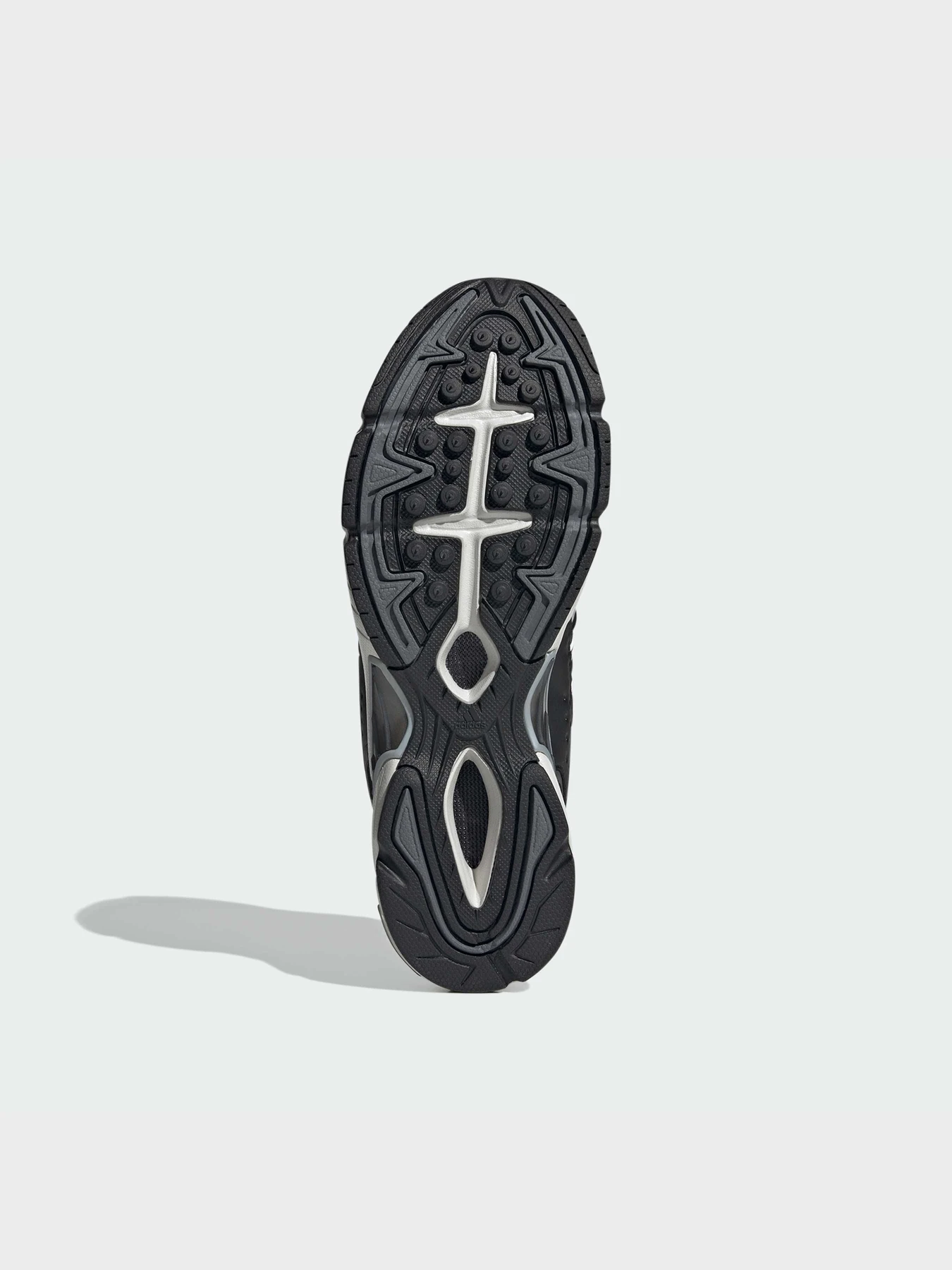 Кроссовки Adidas модель IH0404 Кроссовки Adidas модель IH0404 Фото