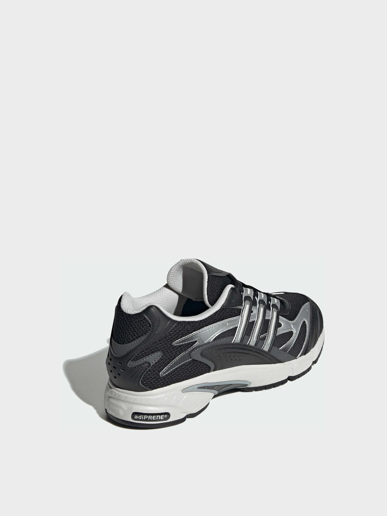 Кроссовки Adidas модель IH0404 Кроссовки Adidas модель IH0404 Фото