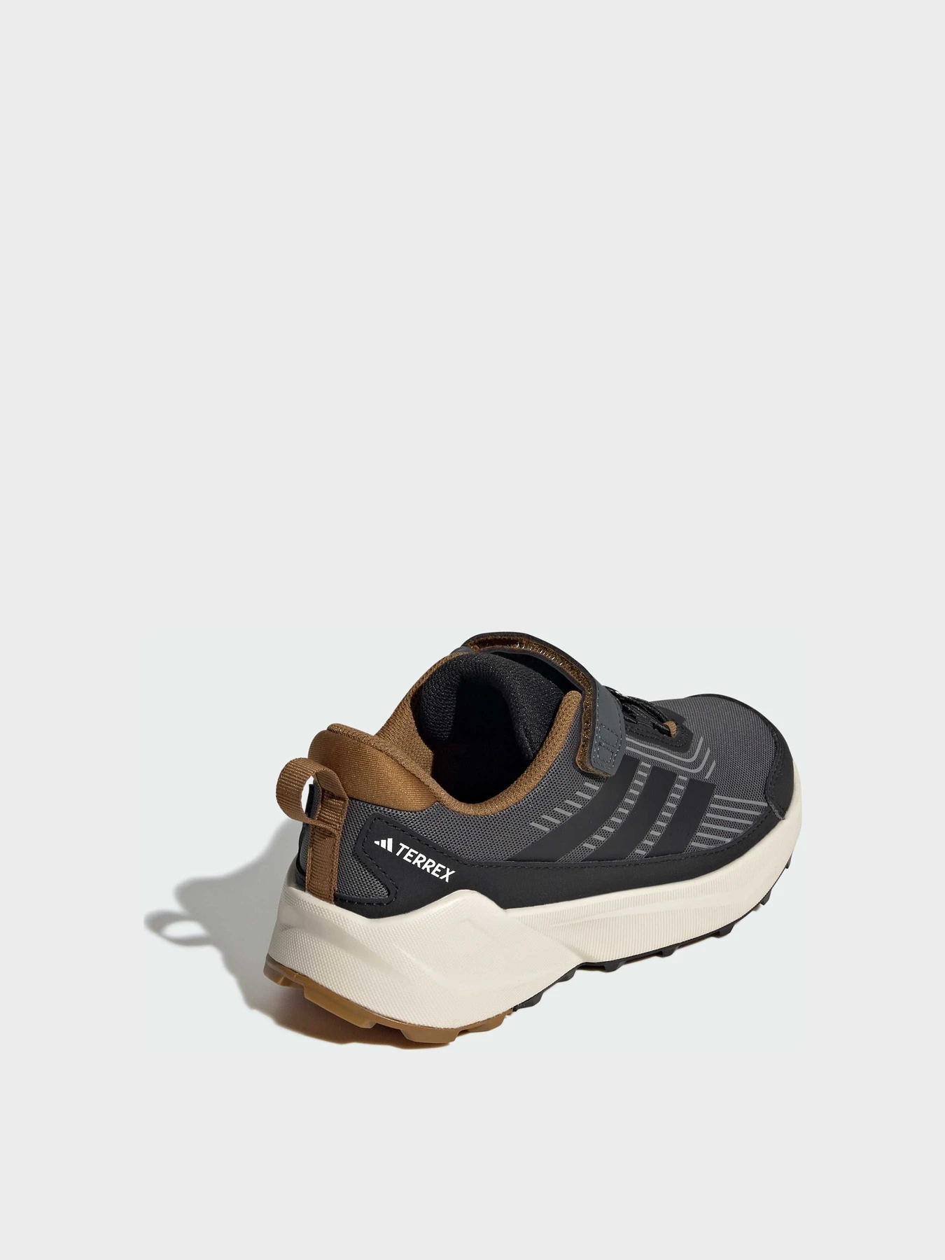 Кроссовки Adidas модель IH2885 Кроссовки Adidas модель IH2885 Фото