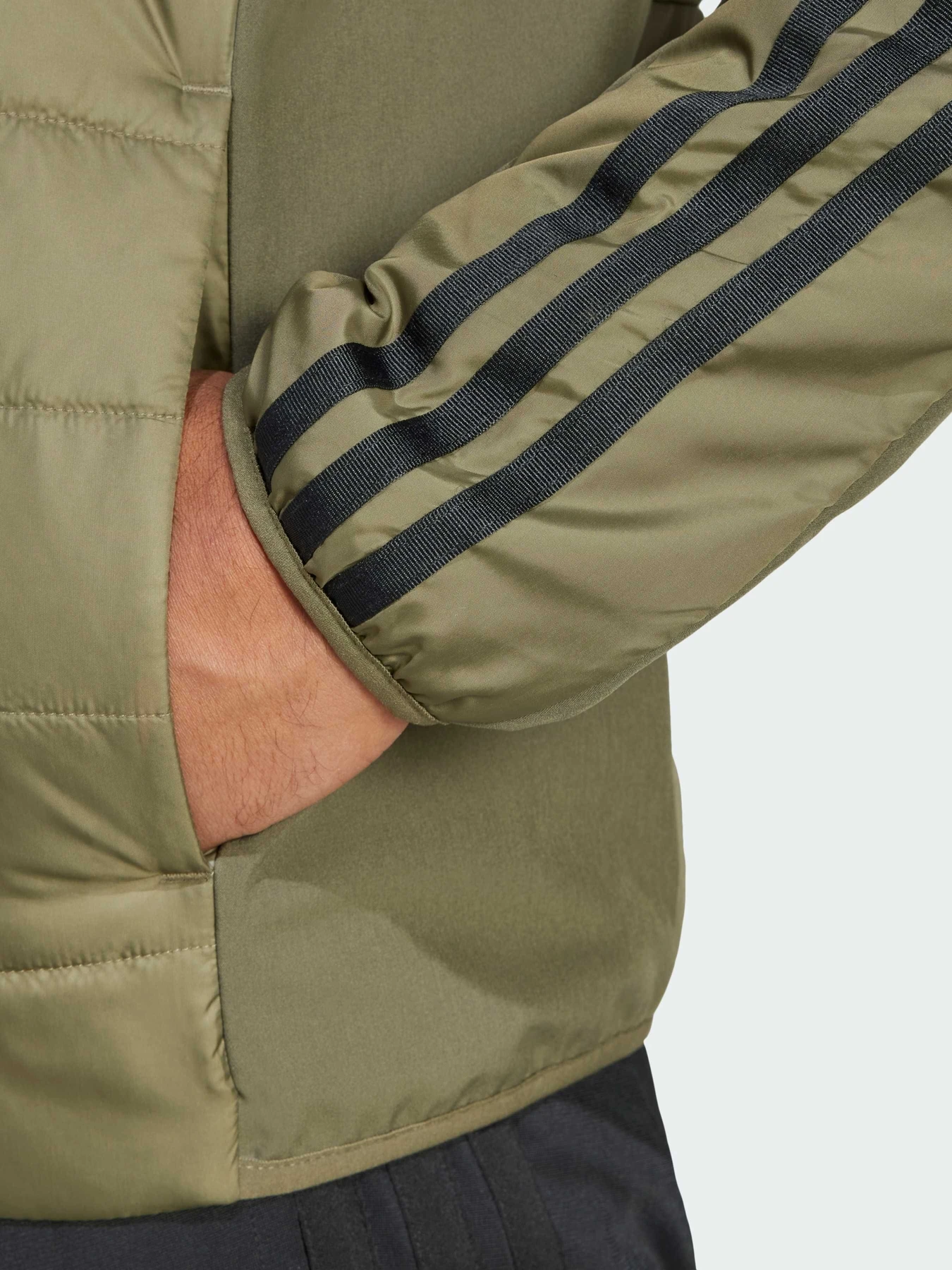 Куртки и дубленки Adidas модель JD1038 Куртки и дубленки Adidas модель JD1038 Фото
