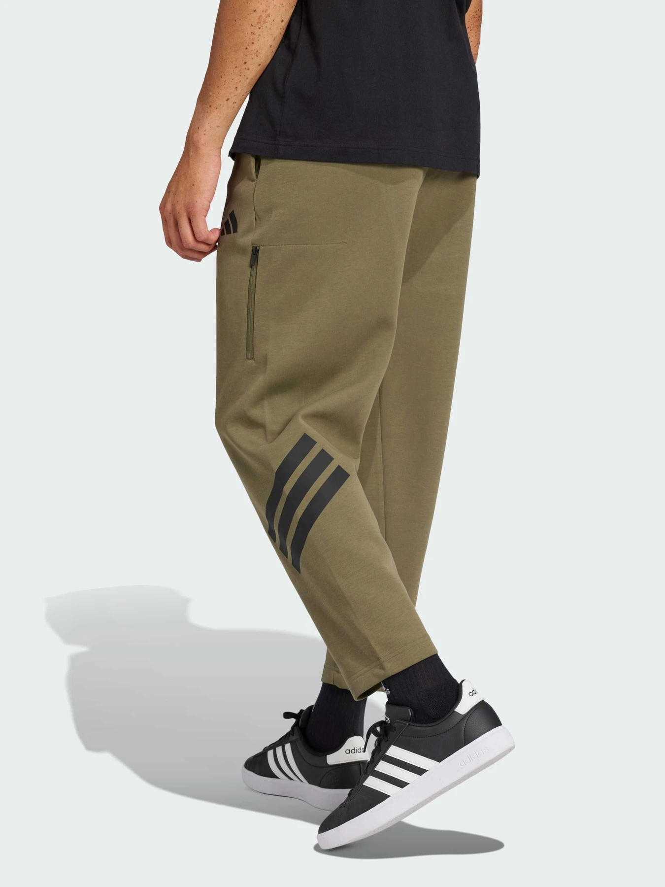 Брюки Adidas 3 Stripes модель JD4891 Брюки Adidas 3 Stripes модель JD4891 Фото