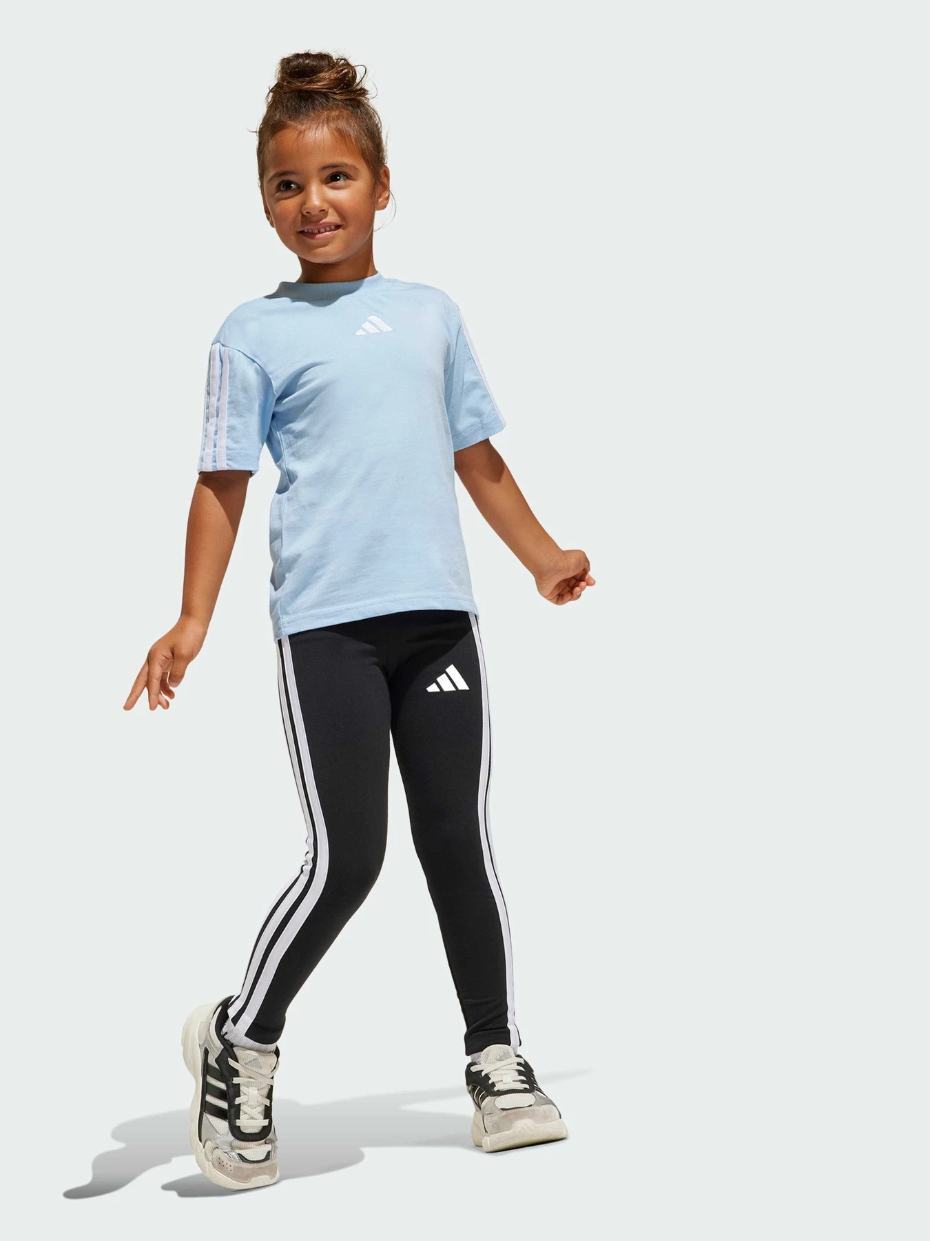 Штани Adidas модель JE0313 Штани Adidas модель JE0313 Фото