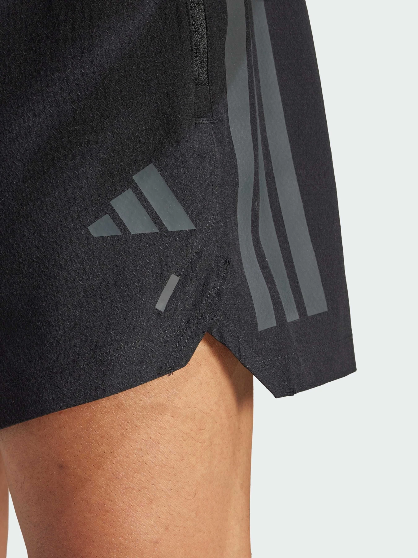 Шорты Adidas 3 Stripes модель JI8206 Фото