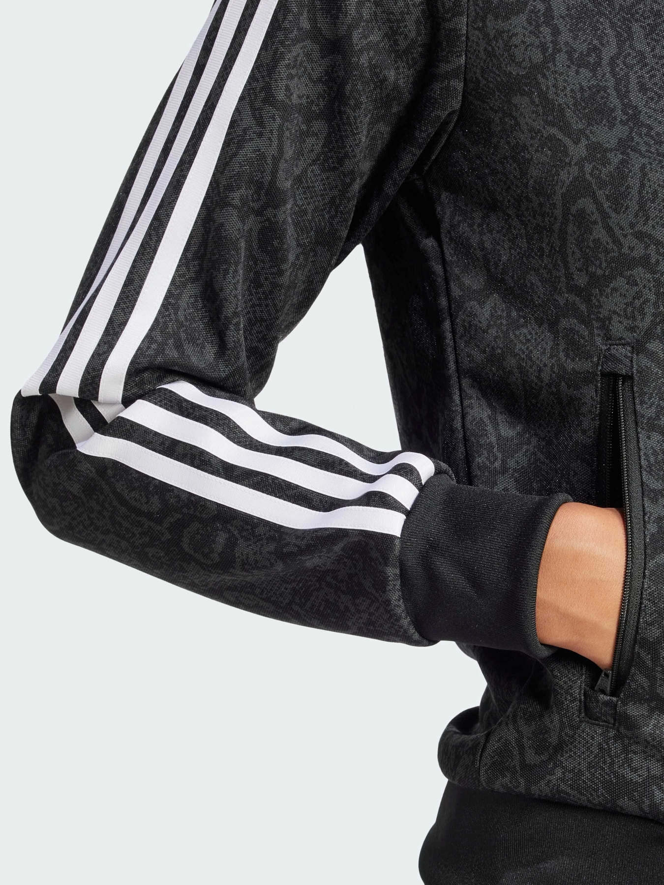 Худі та світшоти Adidas Graphics модель JI8404 Худі та світшоти Adidas Graphics модель JI8404 Фото