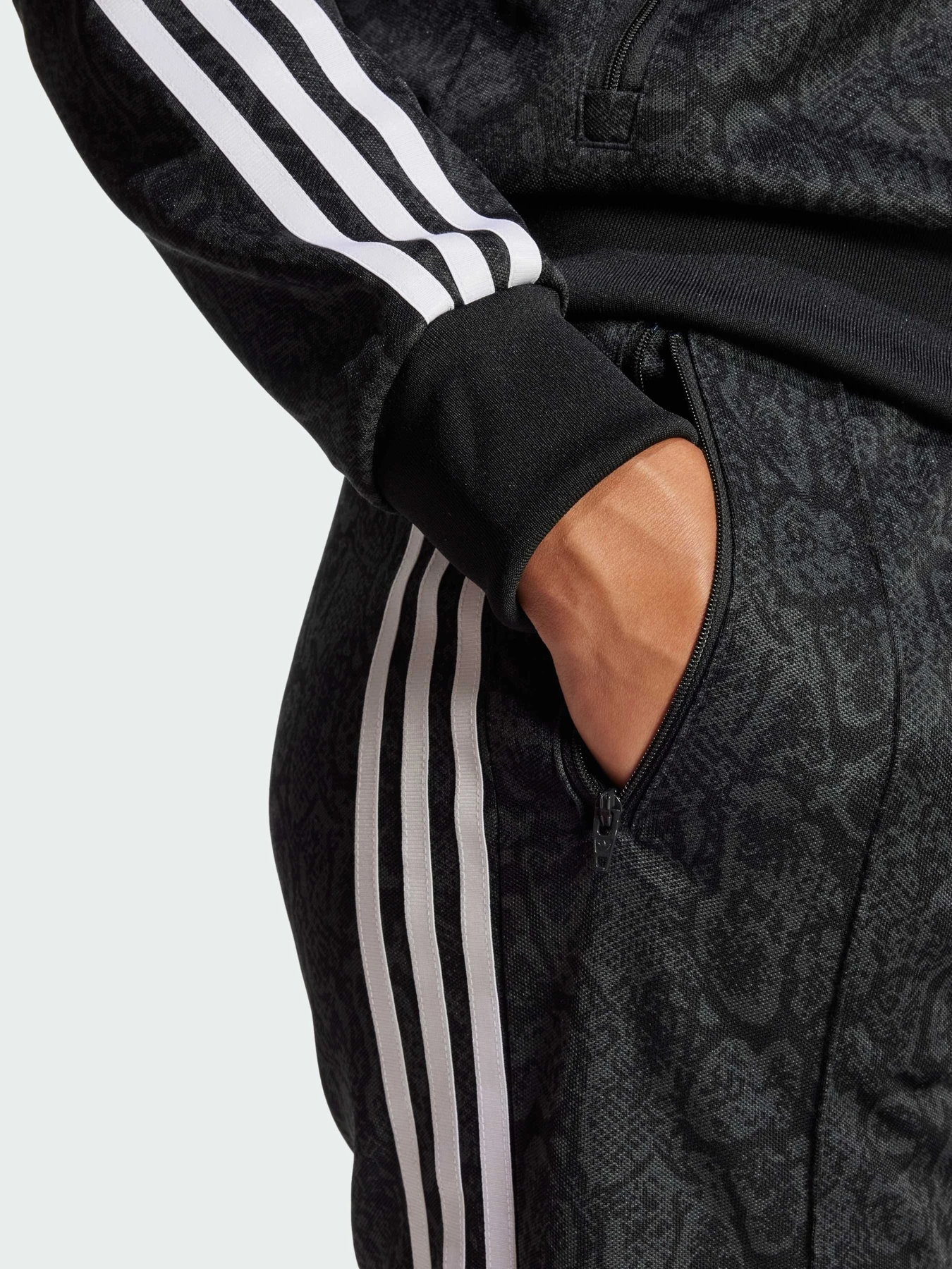 Брюки Adidas Graphics модель JI8405 Фото