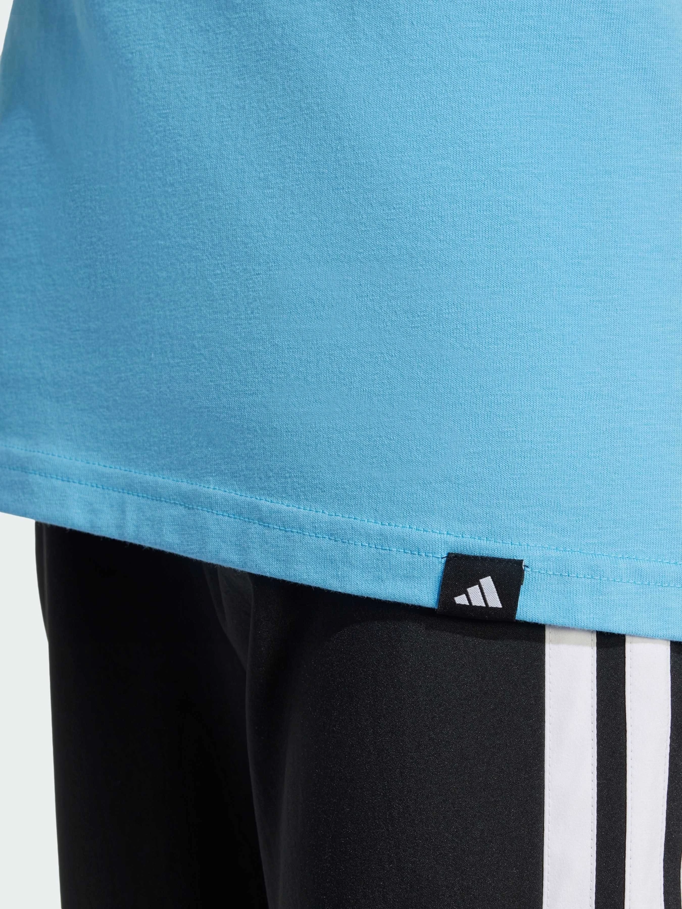 Футболки и поло Adidas модель JJ1413 Футболки и поло Adidas модель JJ1413 Фото