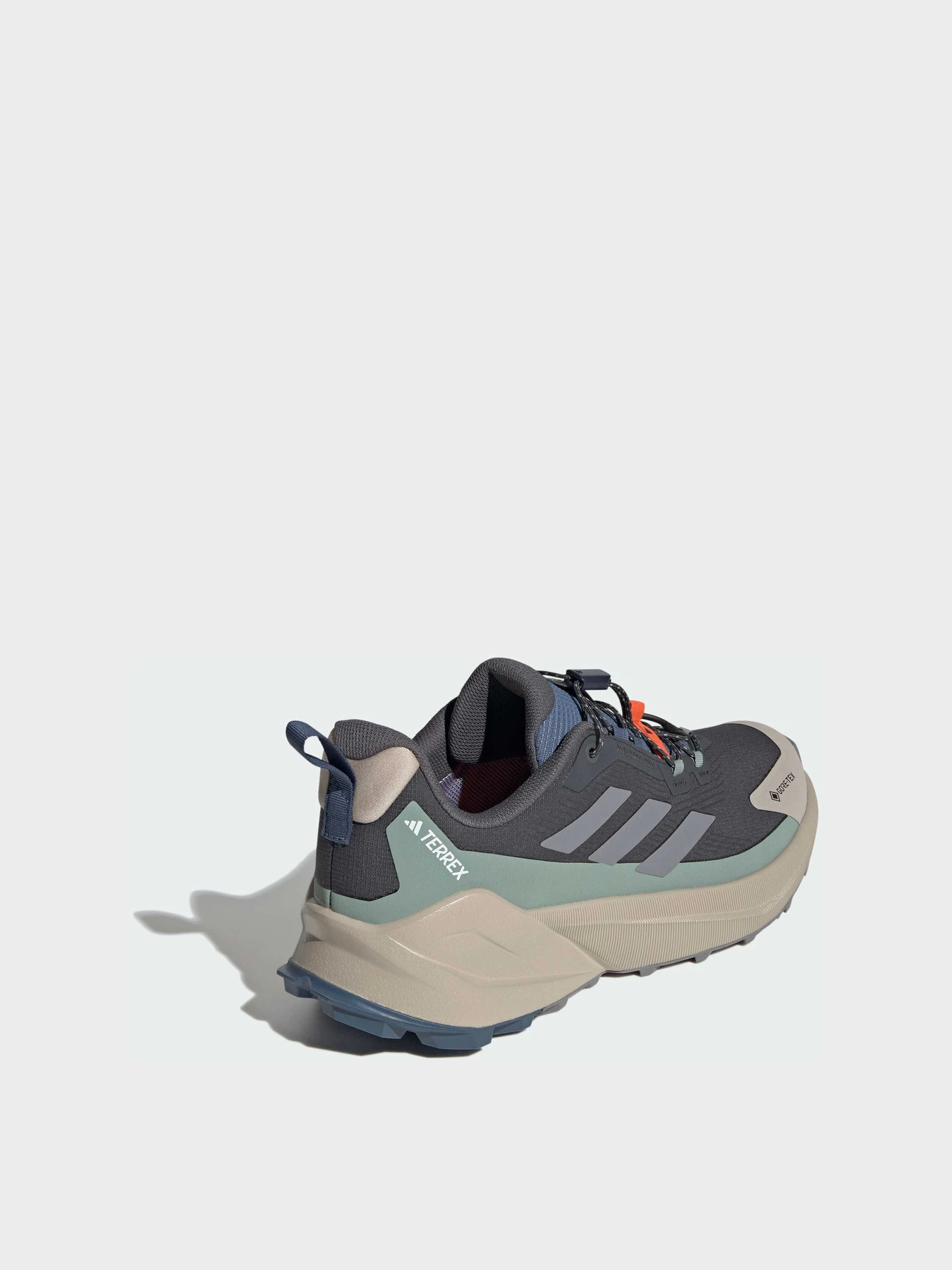 Кроссовки Adidas модель JP5240 Кроссовки Adidas модель JP5240 Фото