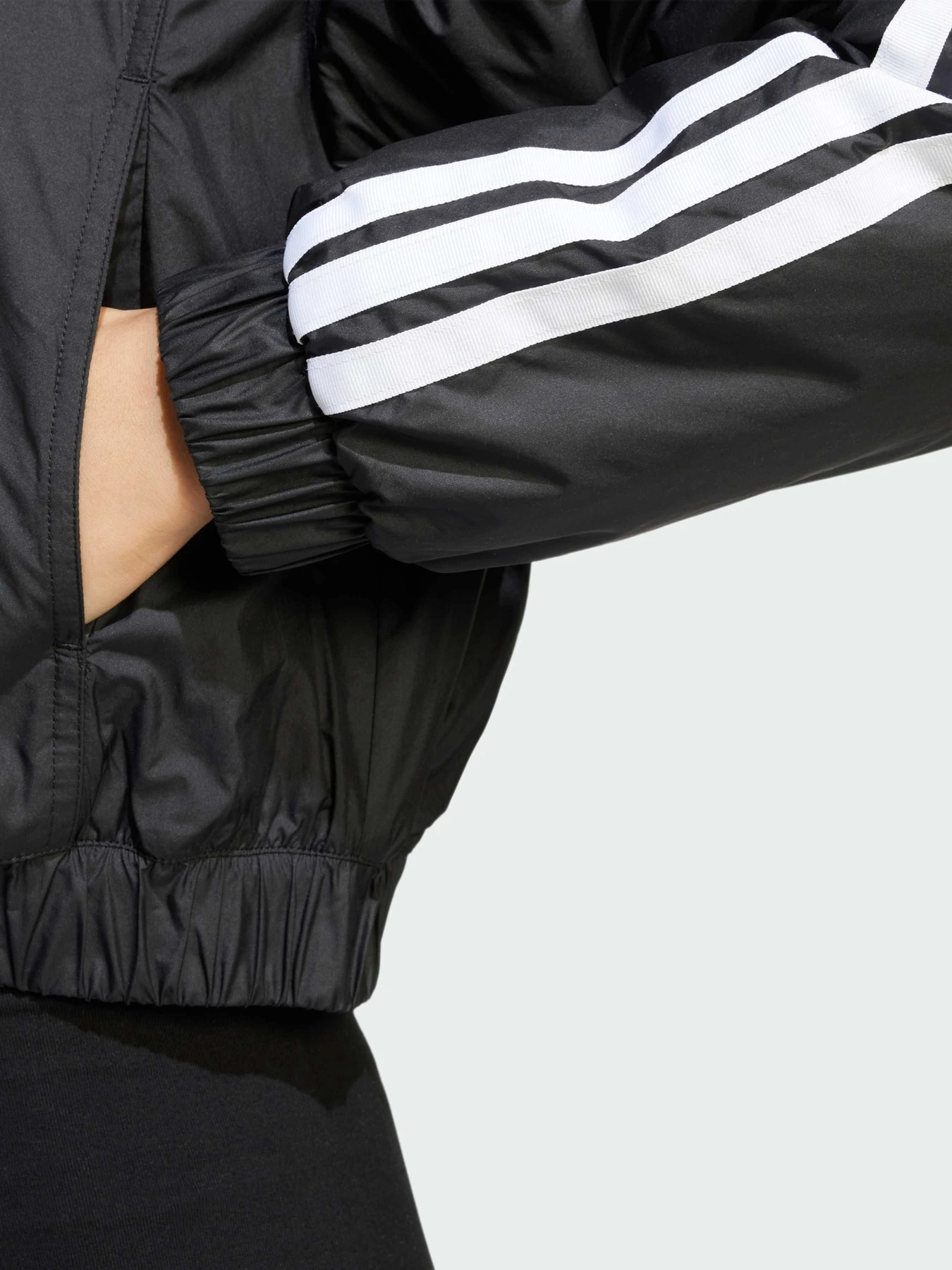 Куртки и дубленки Adidas модель JD1296 Фото