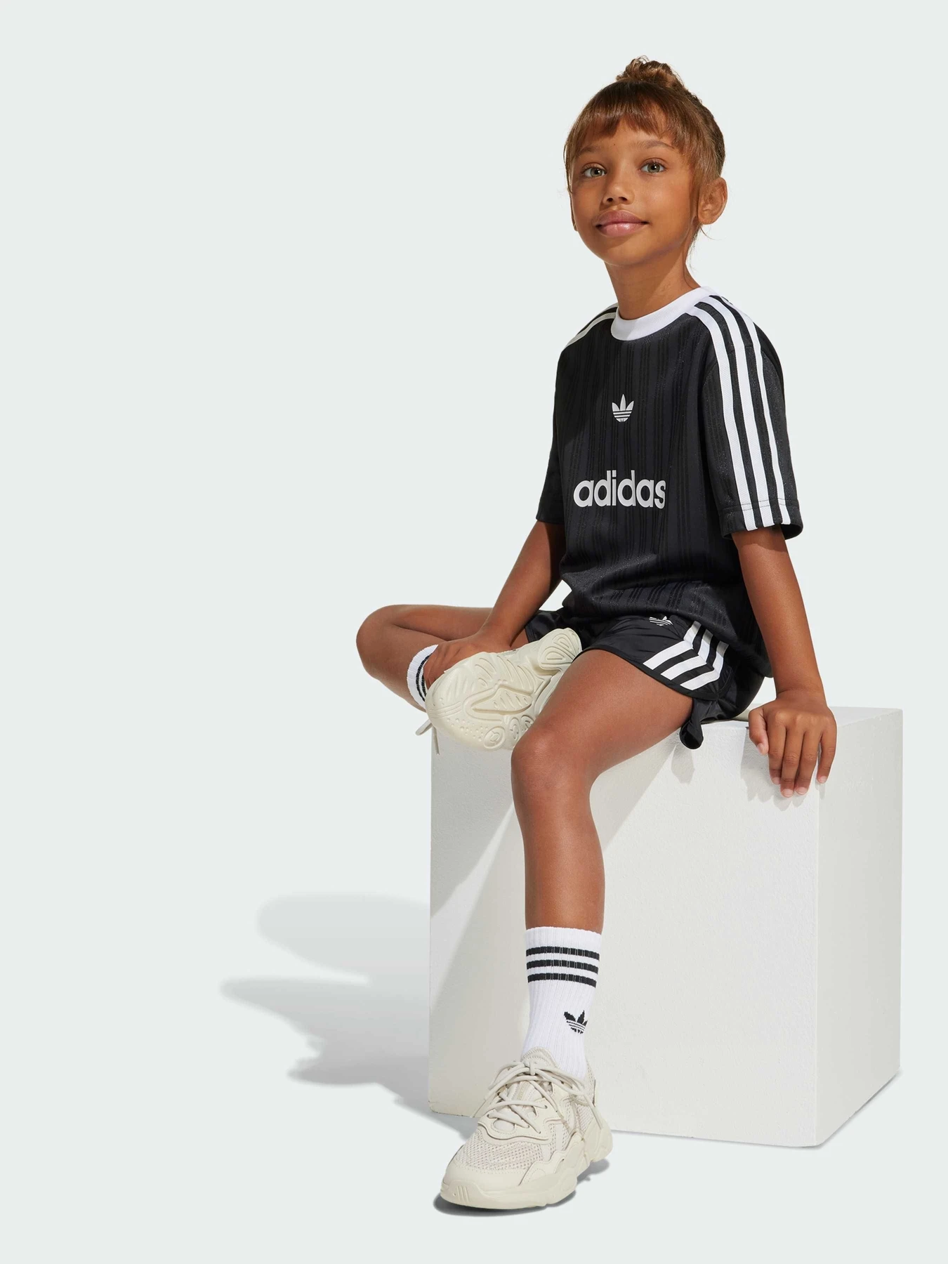Костюмы Adidas Adicolor модель JC7870 Фото