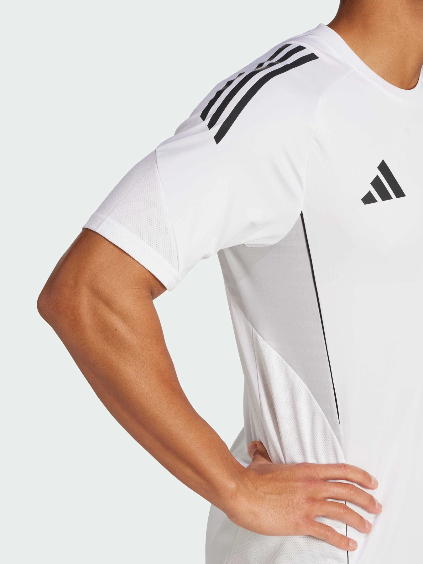 Футболки і поло Adidas Tiro модель JJ1519 Футболки і поло Adidas Tiro модель JJ1519 Фото
