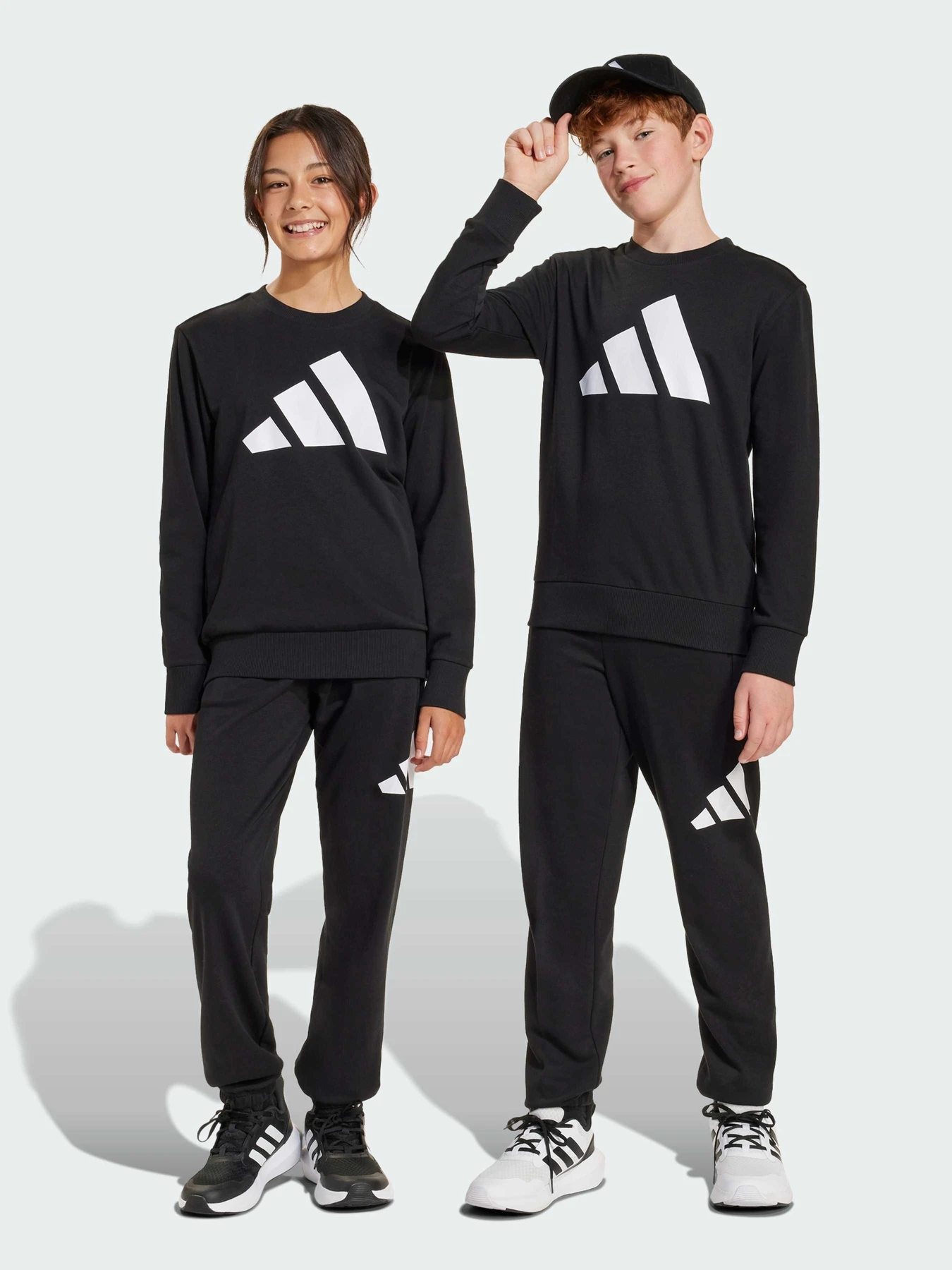 Костюмы Adidas модель JD2102 Костюмы Adidas модель JD2102 Фото